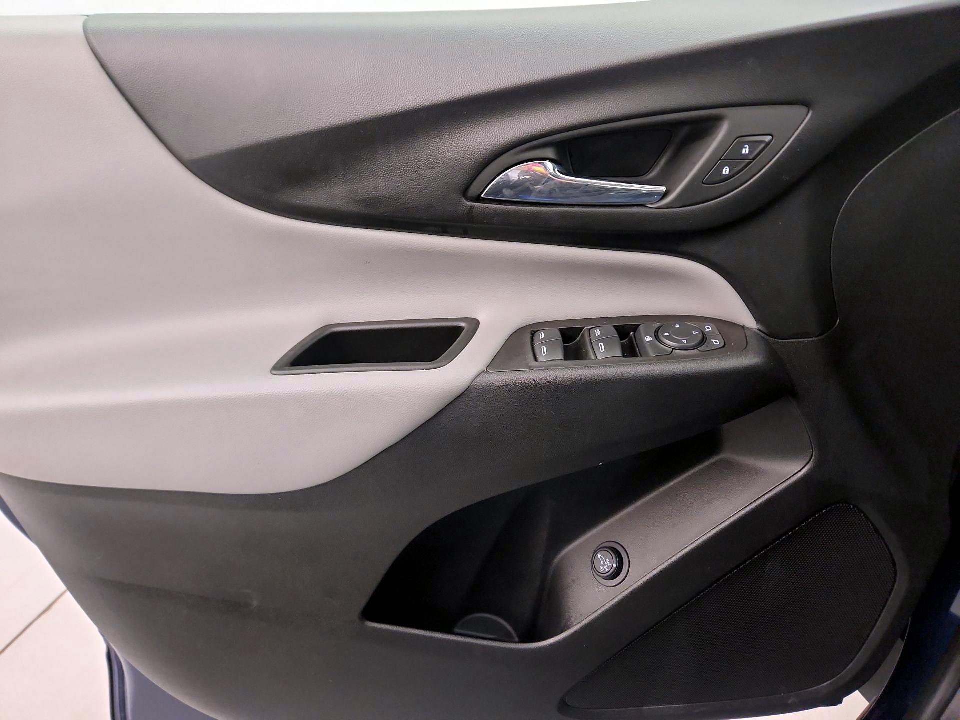 Thumbnail: 2022 Chevrolet Equinox - 10