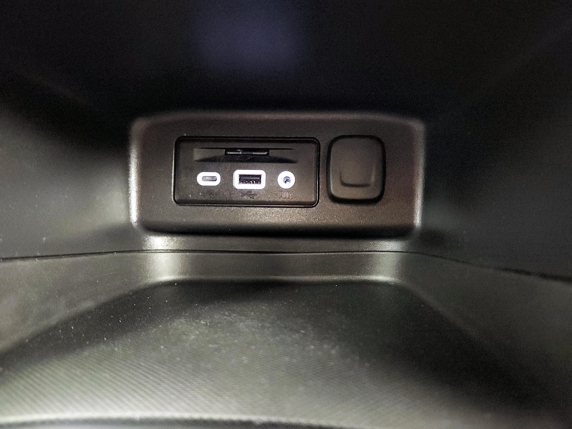 Thumbnail: 2022 Chevrolet Equinox - 16