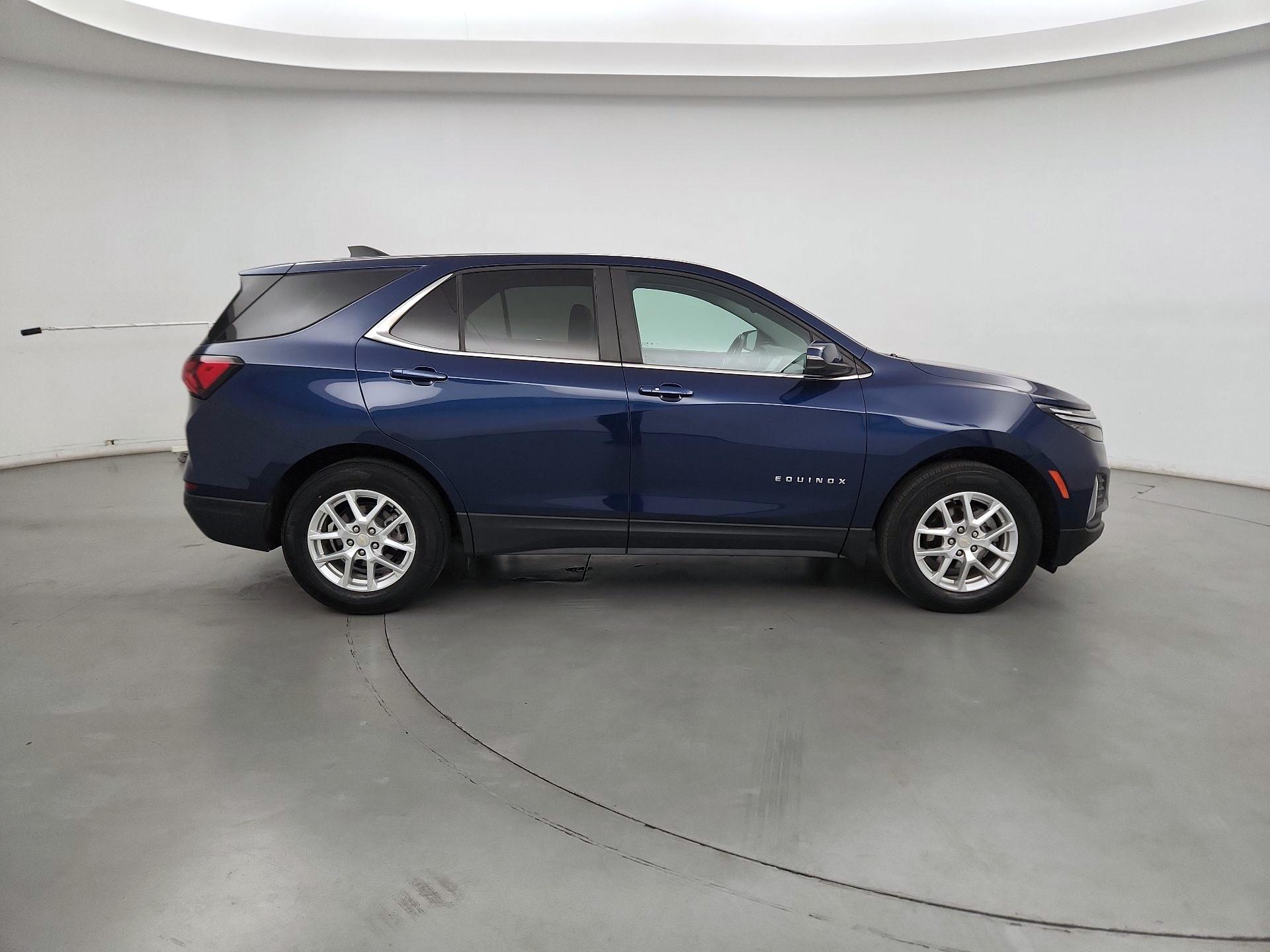 Thumbnail: 2022 Chevrolet Equinox - 4