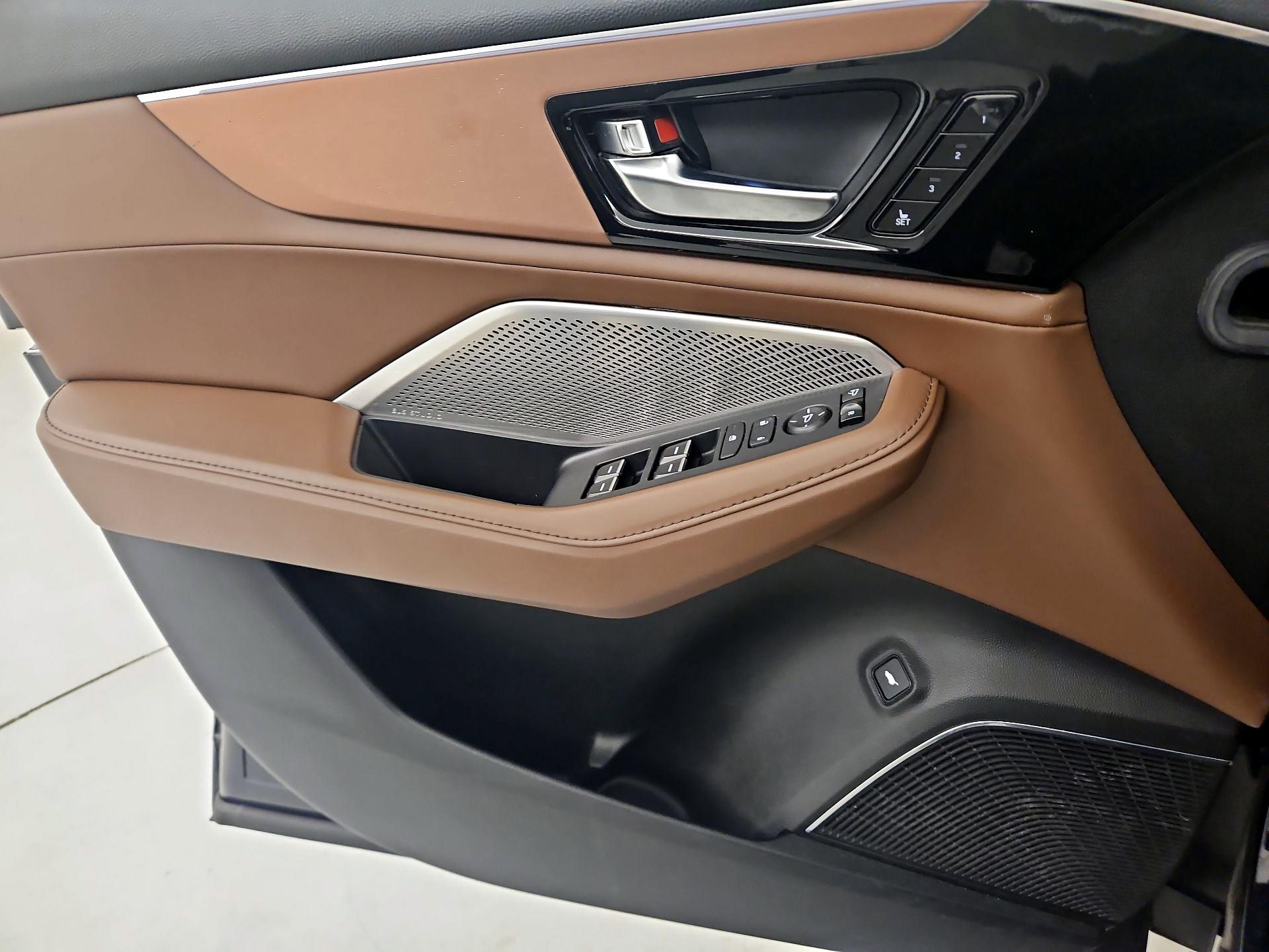 Thumbnail: 2023 Acura MDX - 12