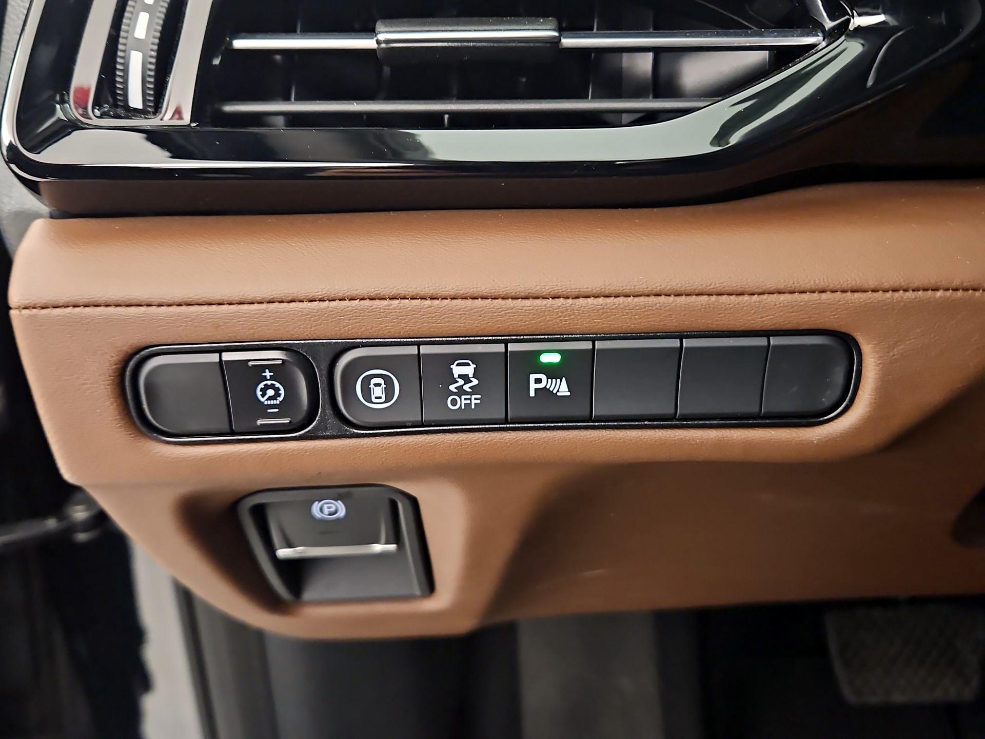 Thumbnail: 2023 Acura MDX - 13