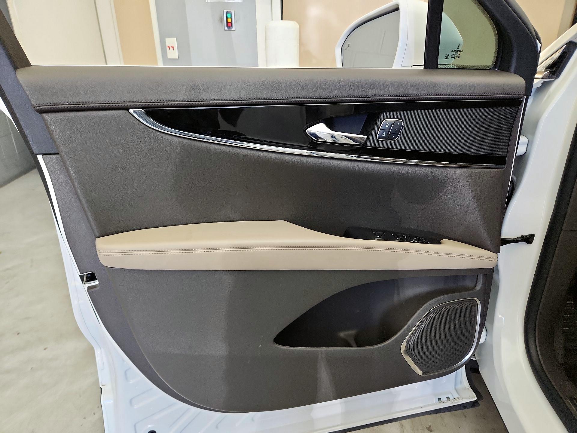 Thumbnail: 2021 Lincoln Nautilus - 12