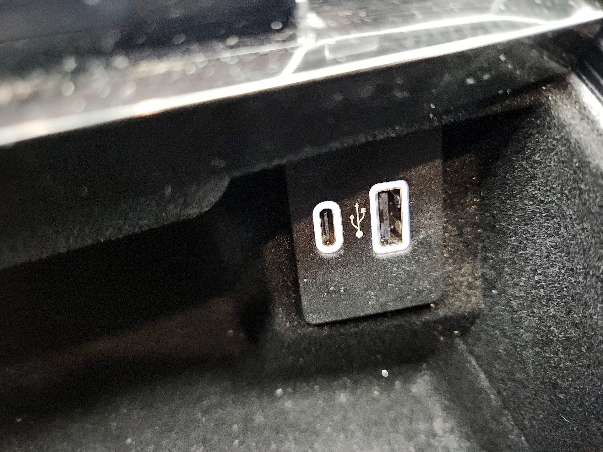 Thumbnail: 2021 Lincoln Nautilus - 19