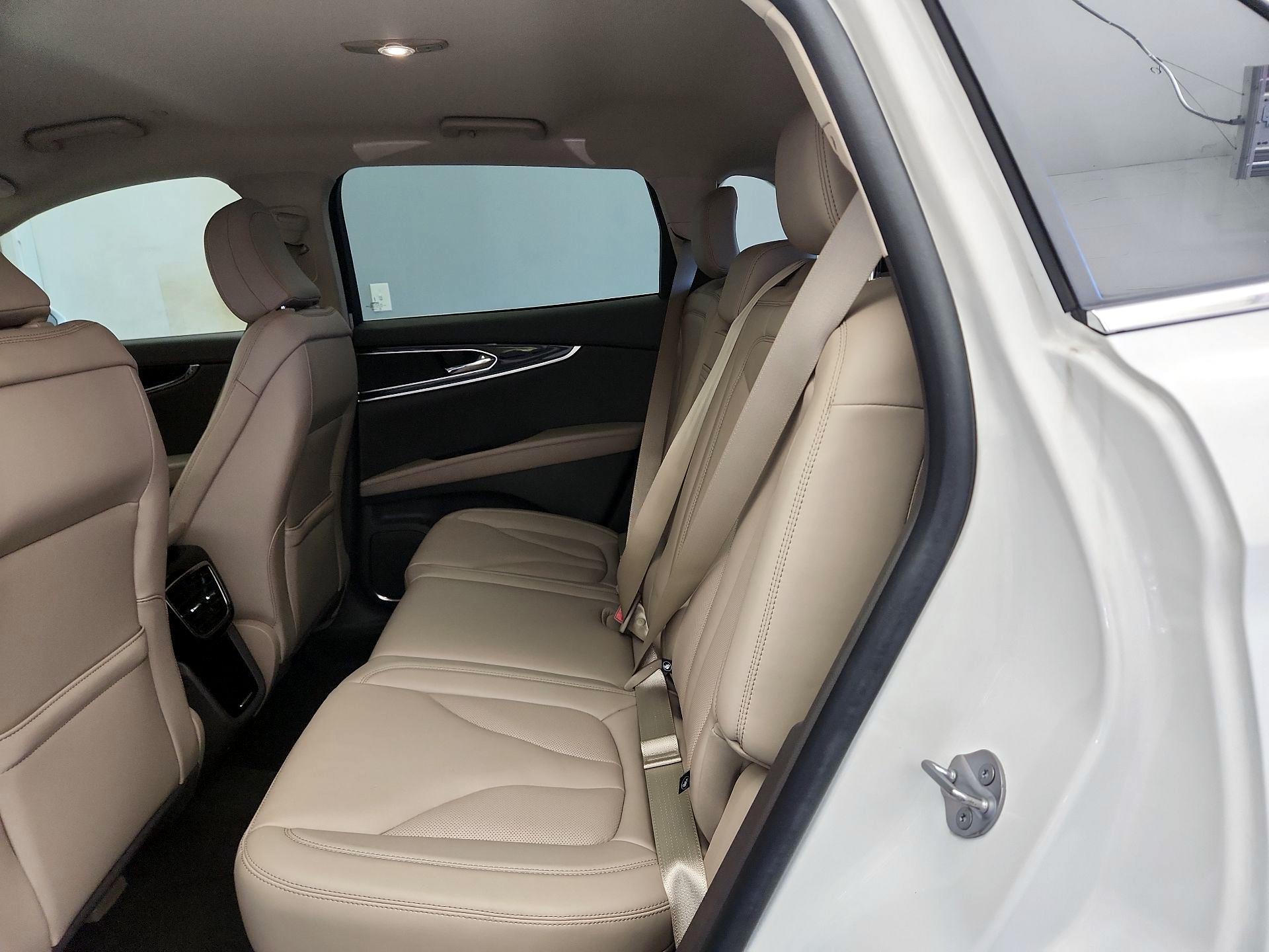 Thumbnail: 2021 Lincoln Nautilus - 20