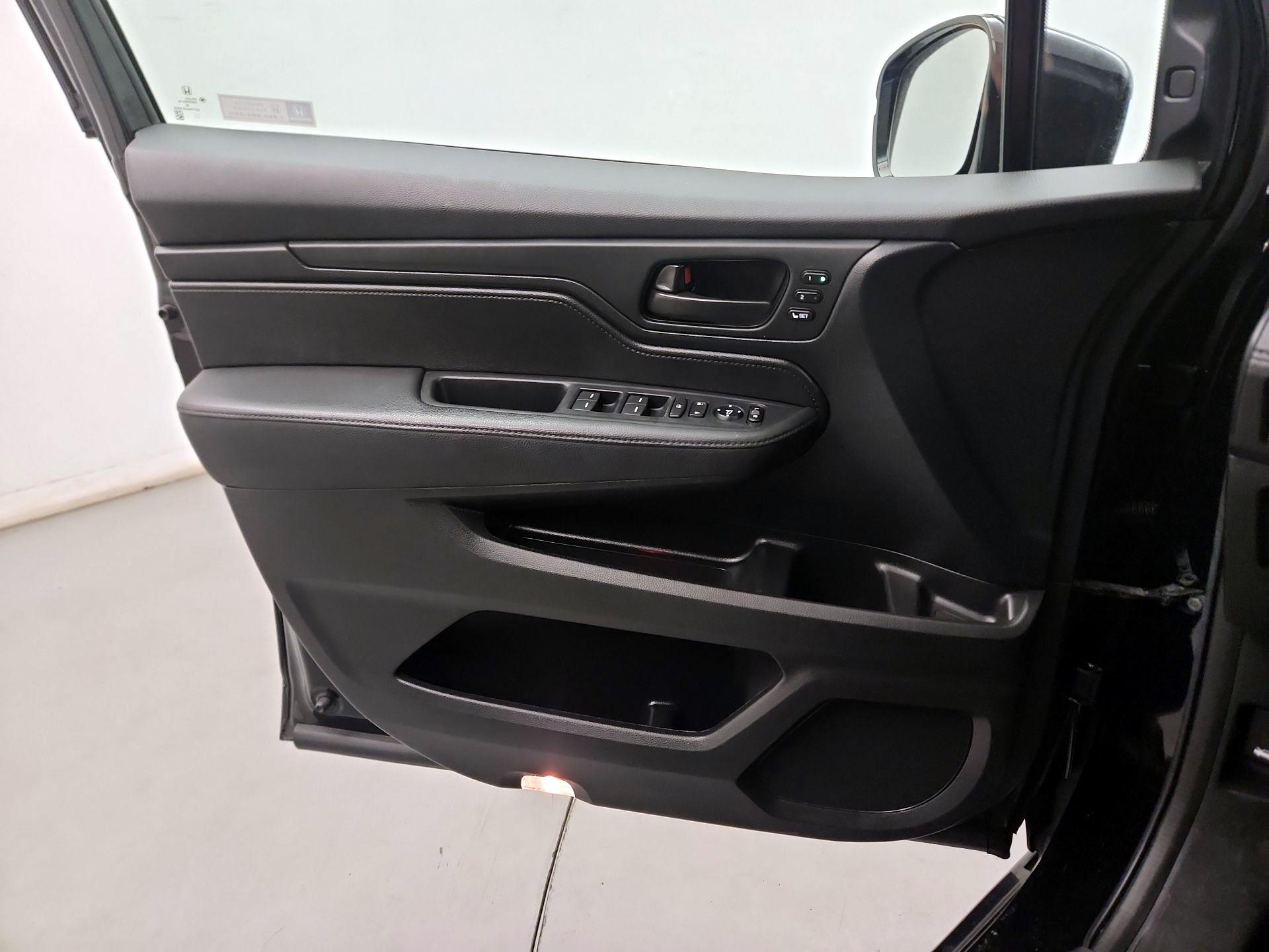 Thumbnail: 2023 Honda Odyssey - 10