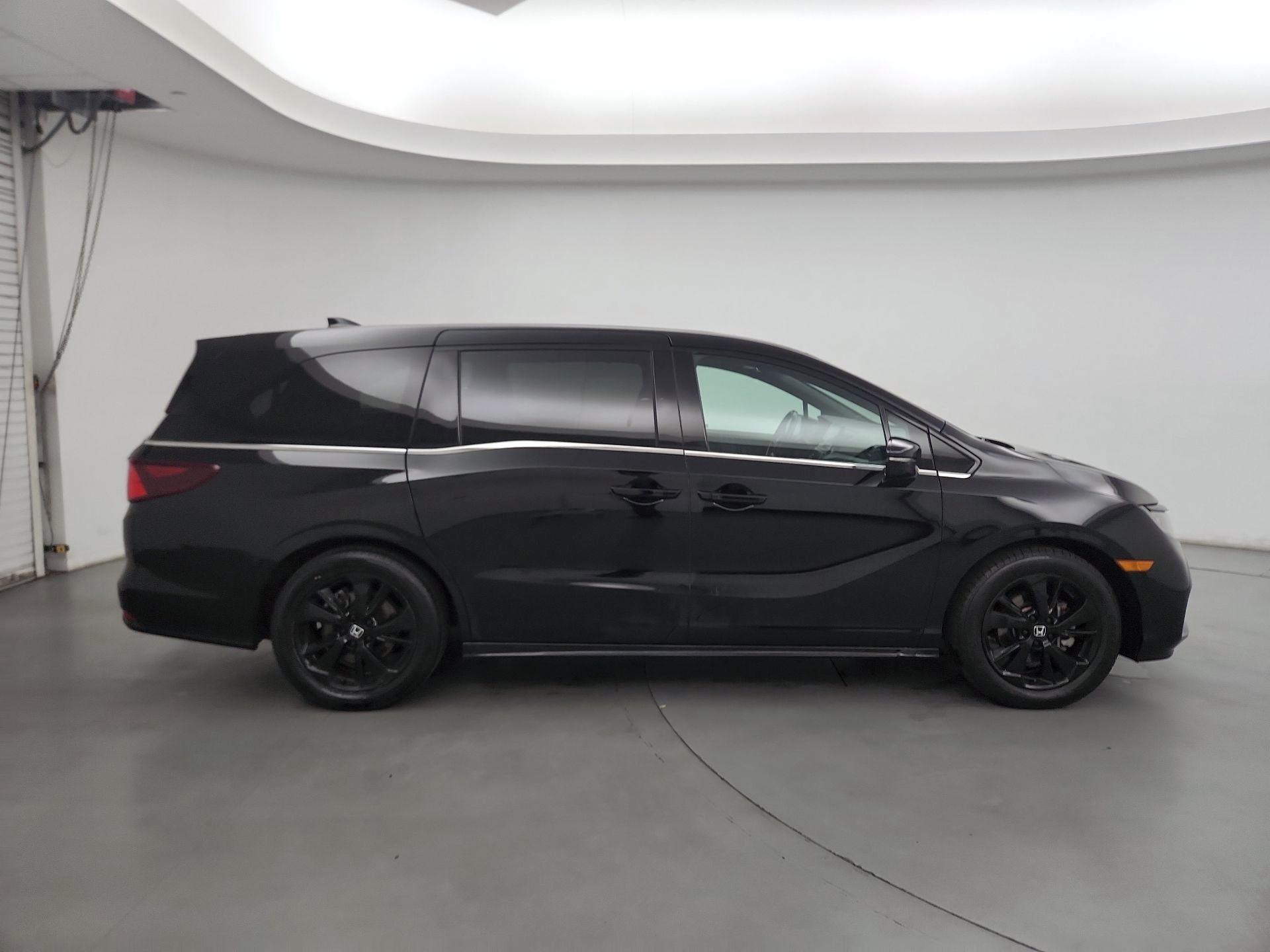 Thumbnail: 2023 Honda Odyssey - 4