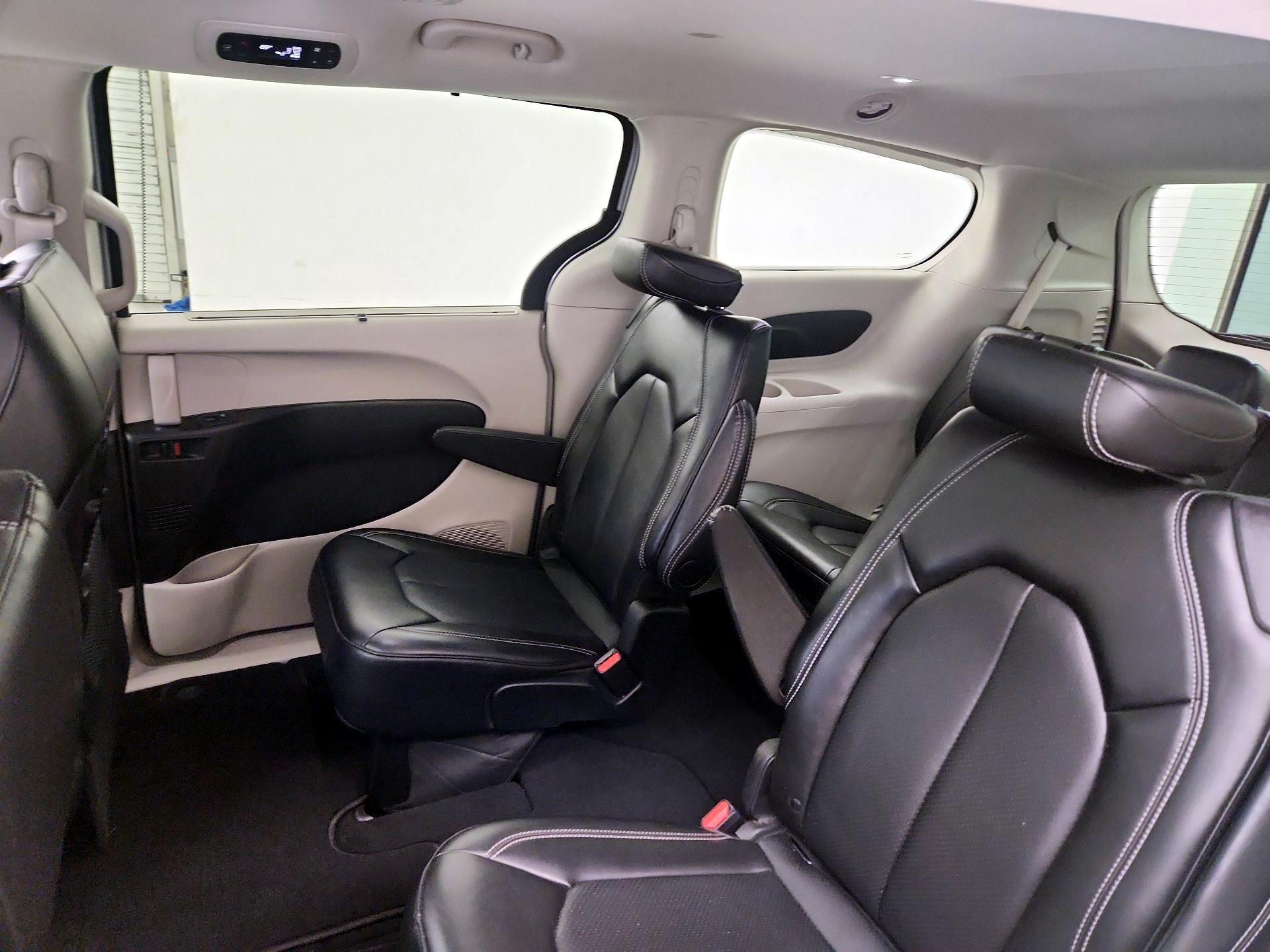 Thumbnail: 2024 Chrysler Pacifica - 17