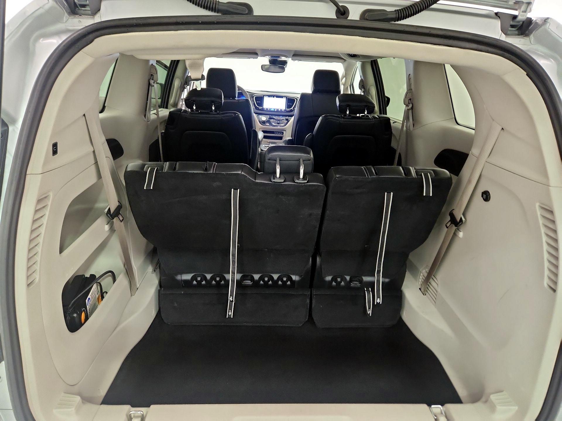 Thumbnail: 2024 Chrysler Pacifica - 18