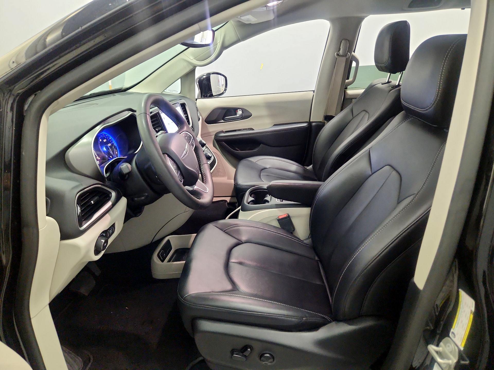 Thumbnail: 2024 Chrysler Pacifica - 11