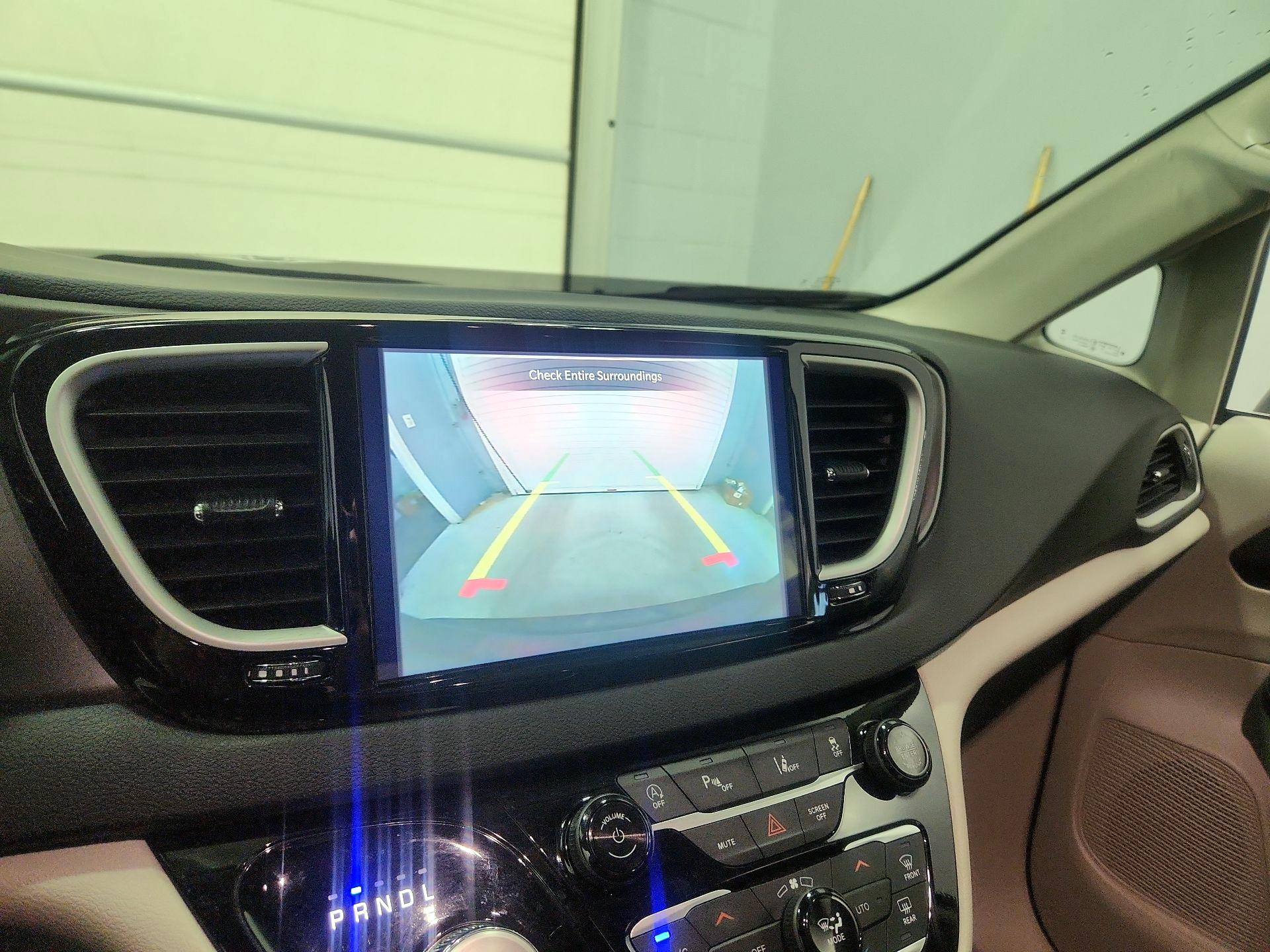 Thumbnail: 2024 Chrysler Pacifica - 14