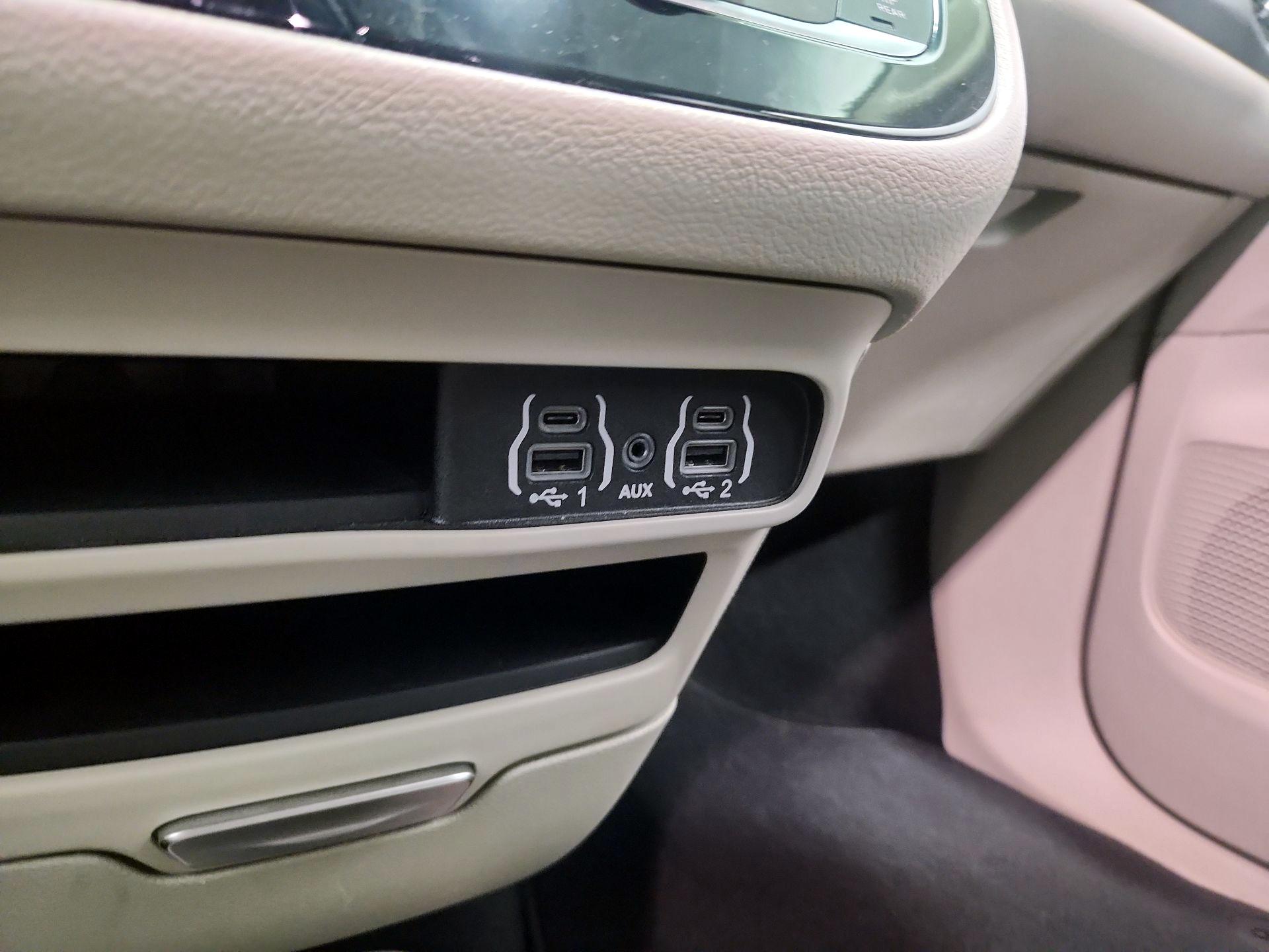 Thumbnail: 2024 Chrysler Pacifica - 18