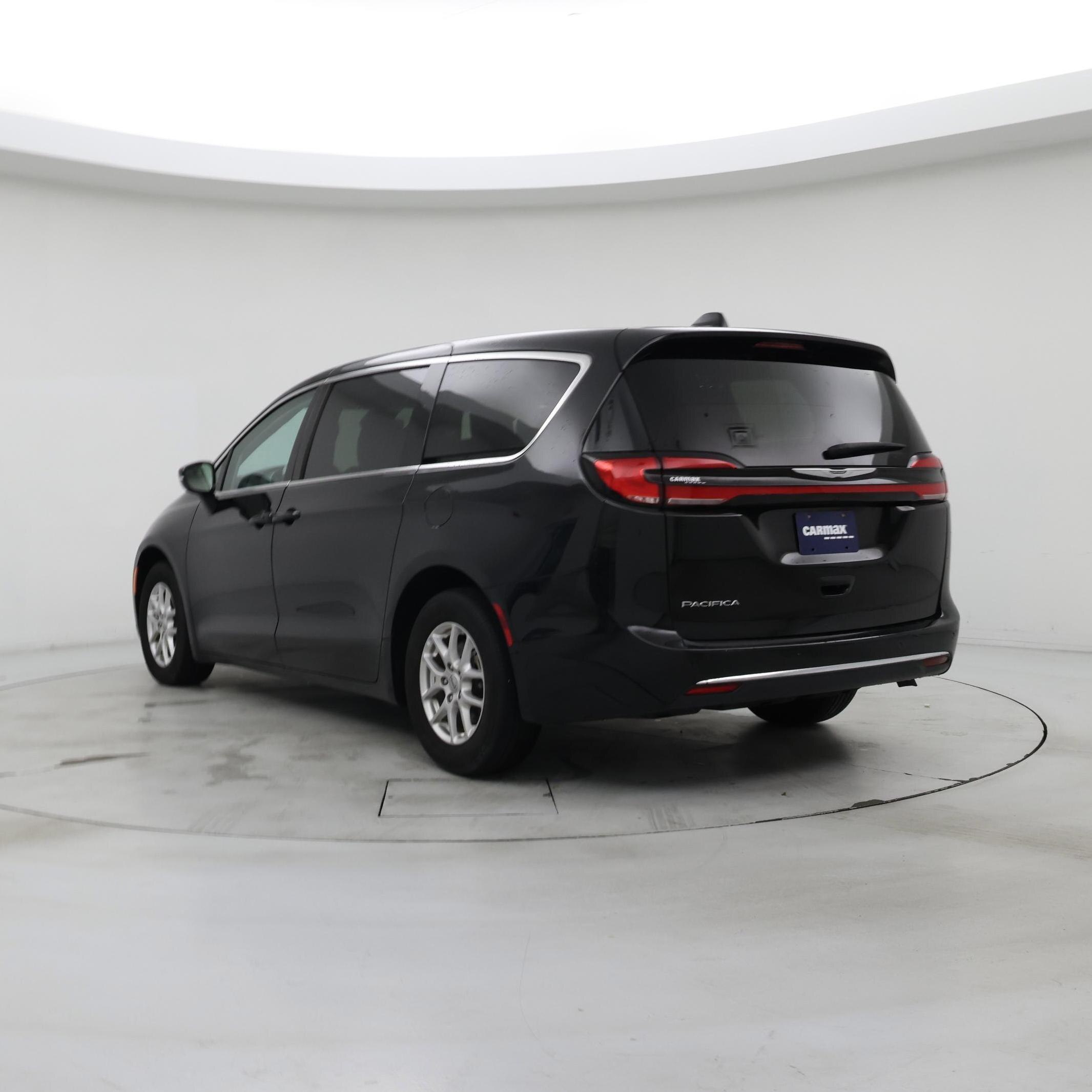 Thumbnail: 2024 Chrysler Pacifica - 2