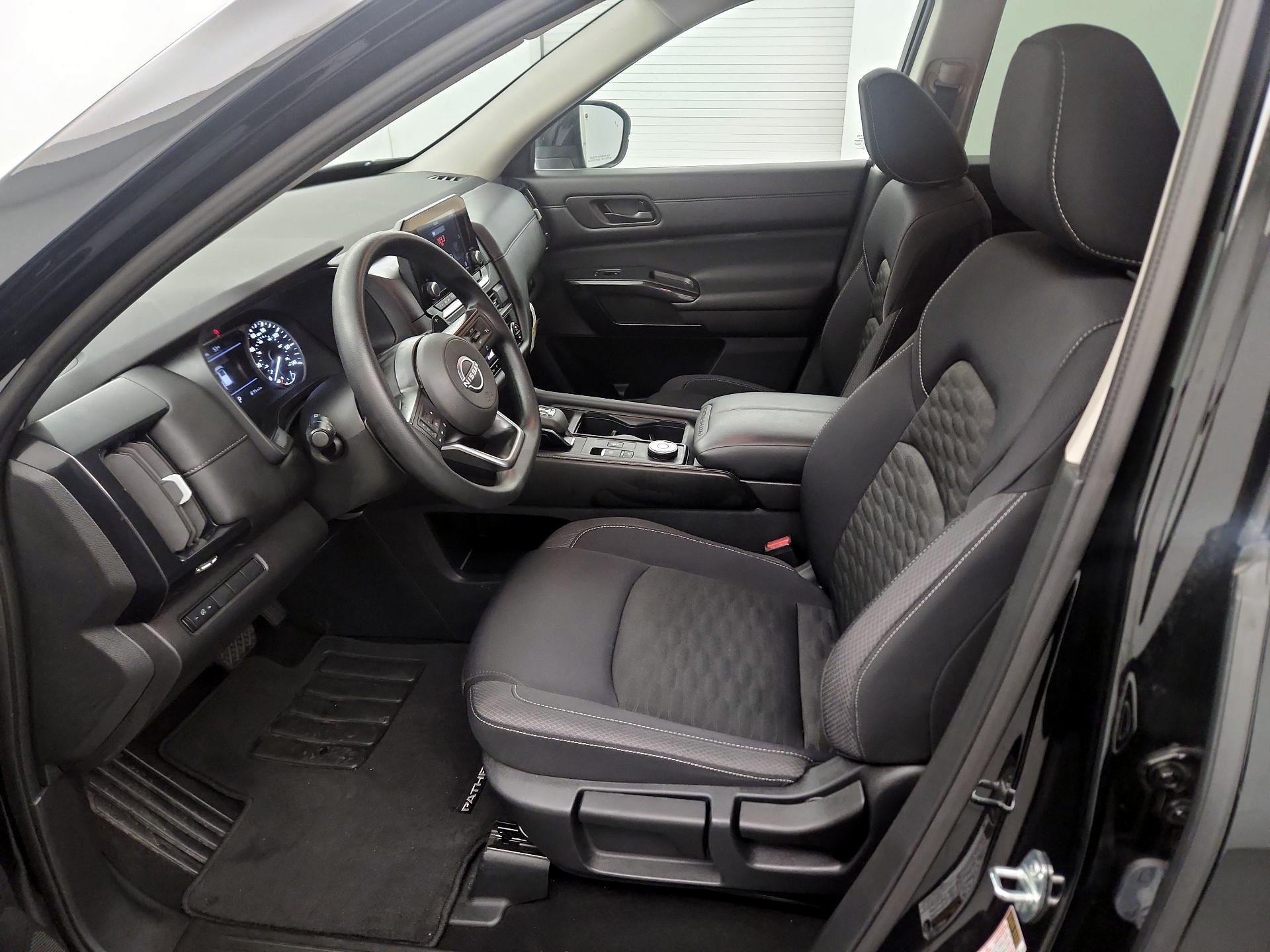 Thumbnail: 2024 Nissan Pathfinder - 9