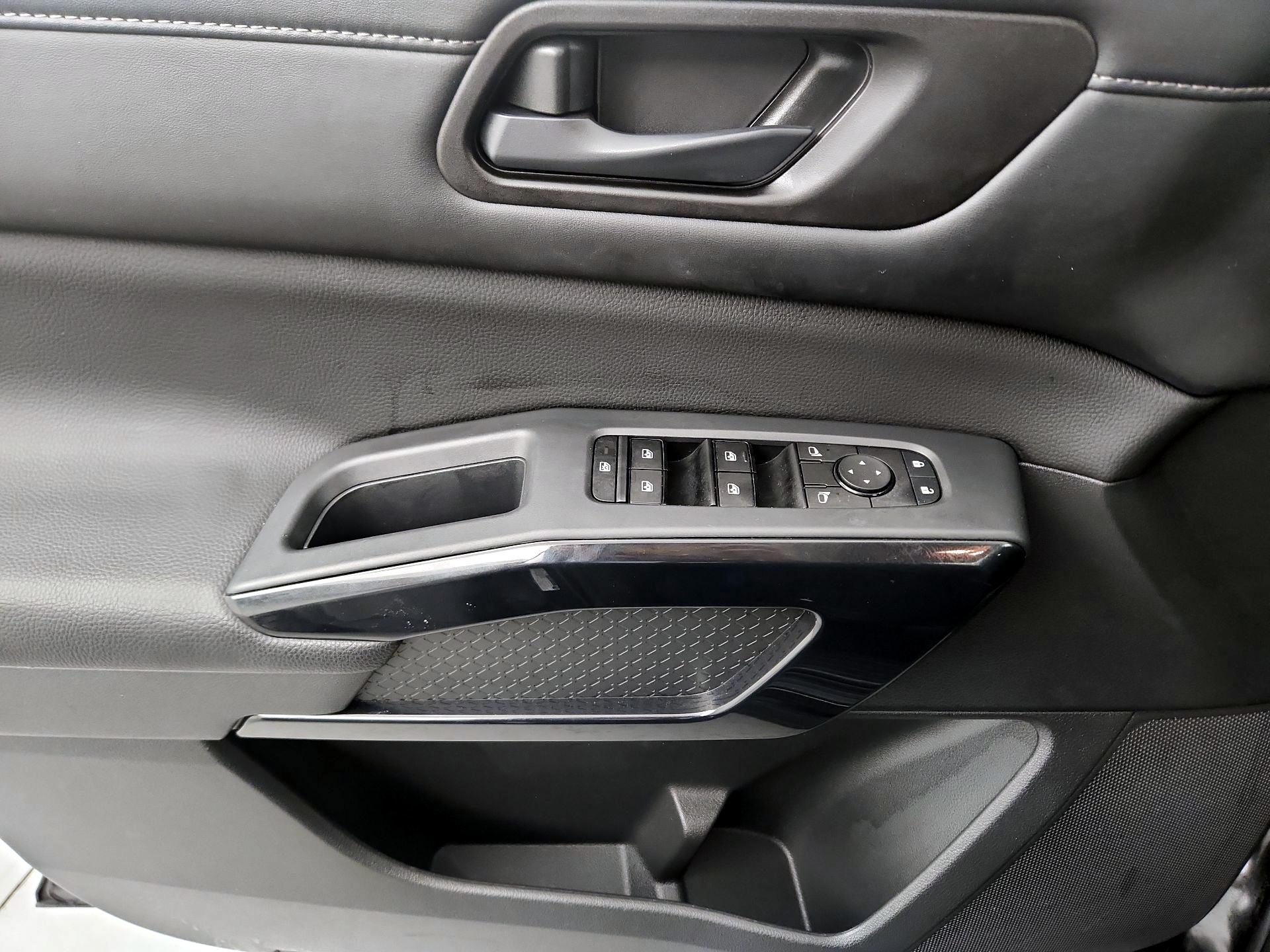 Thumbnail: 2024 Nissan Pathfinder - 10