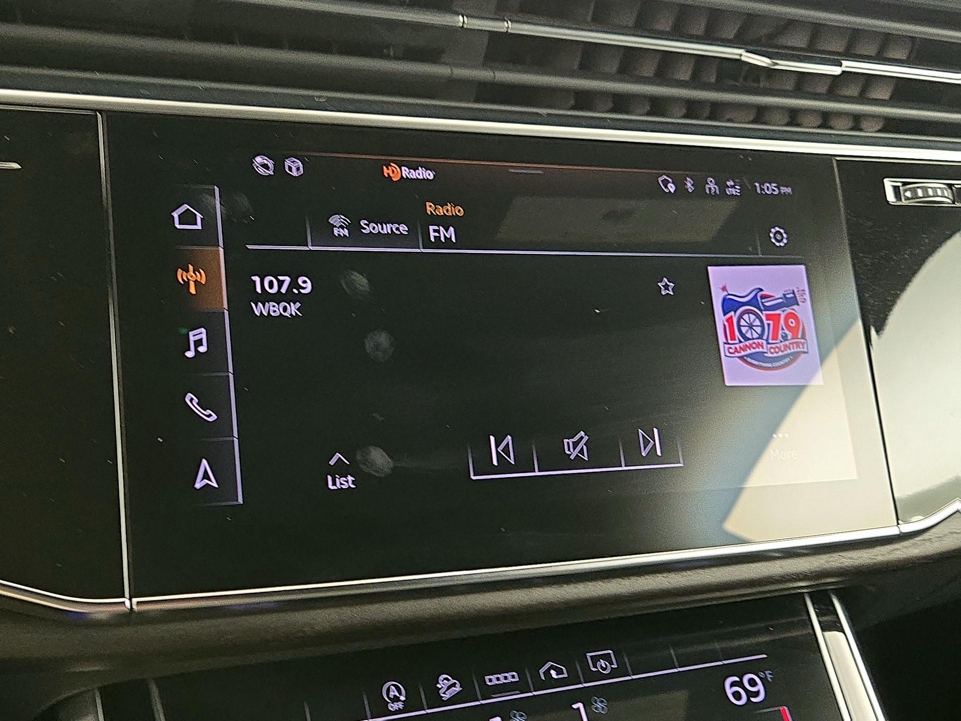 Thumbnail: 2021 Audi Q8 - 16