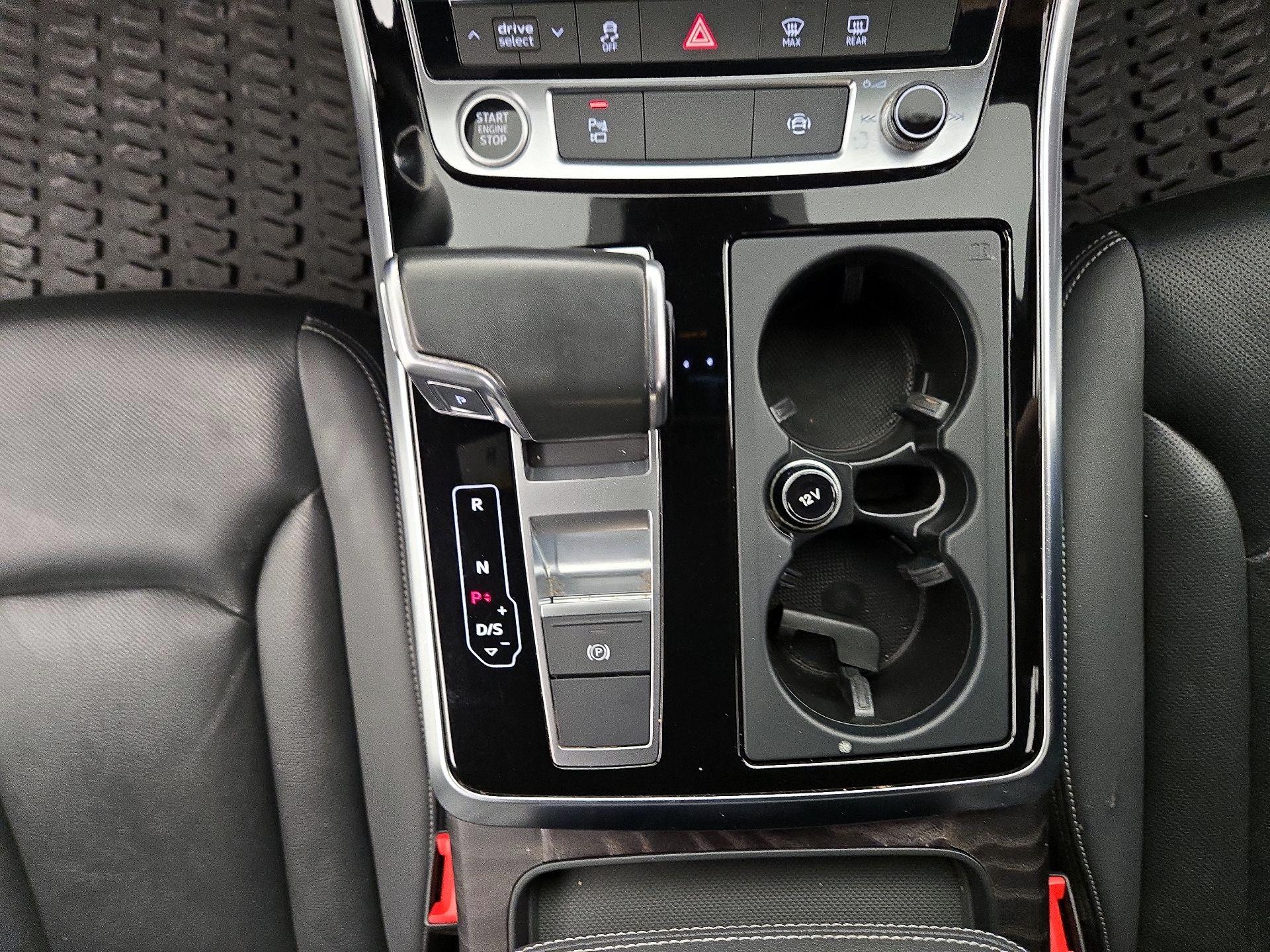 Thumbnail: 2021 Audi Q8 - 18