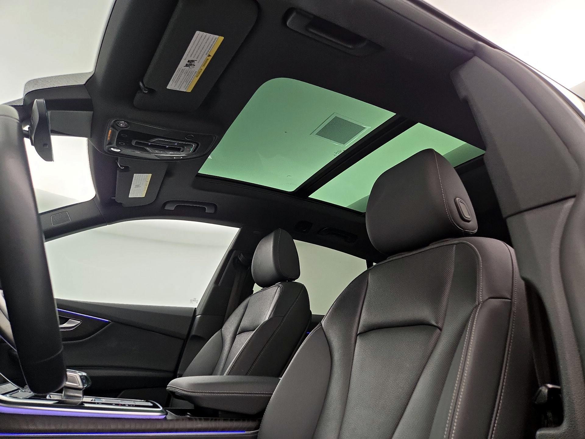 Thumbnail: 2021 Audi Q8 - 20