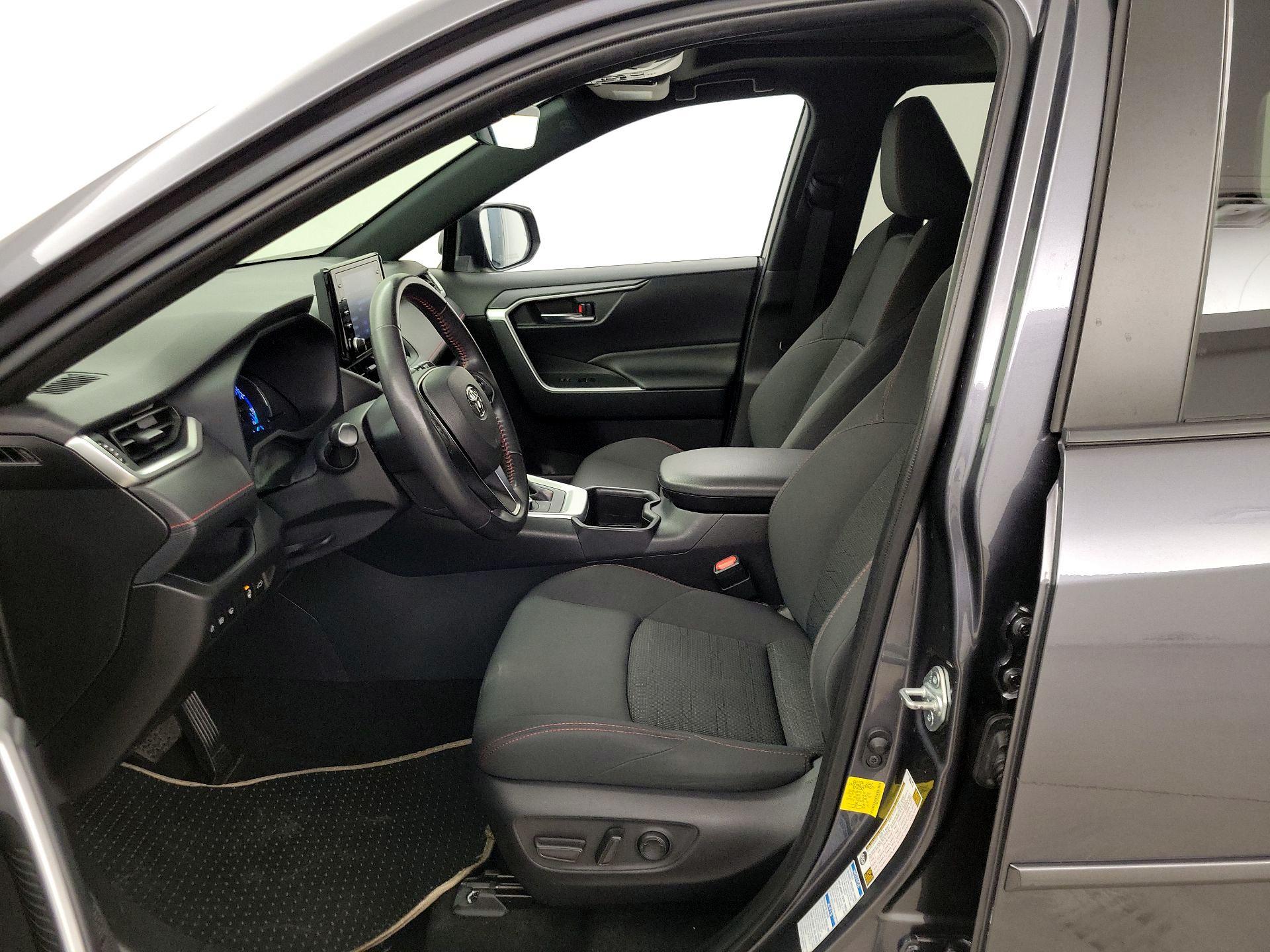 Thumbnail: 2022 Toyota RAV4 - 11