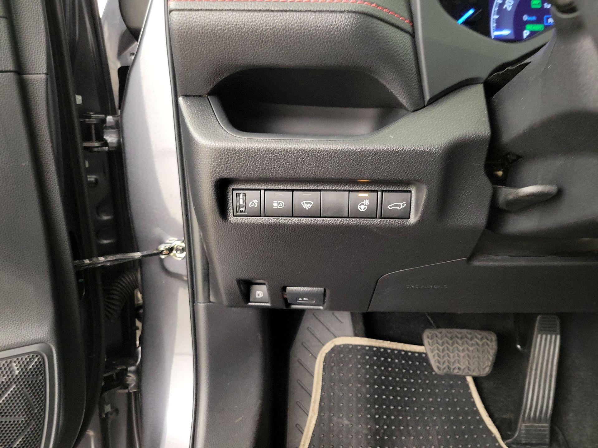 Thumbnail: 2022 Toyota RAV4 - 13