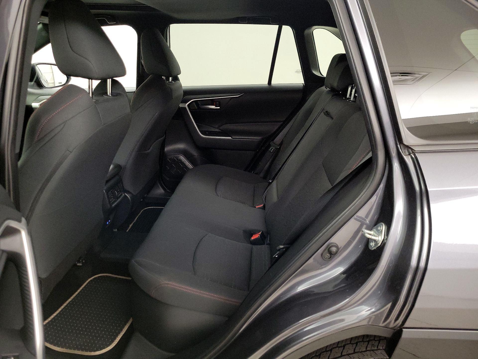 Thumbnail: 2022 Toyota RAV4 - 20