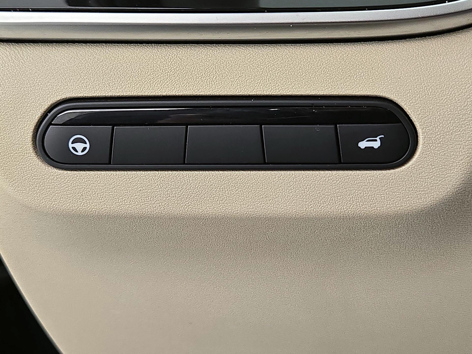 Thumbnail: 2023 INFINITI QX60 - 13