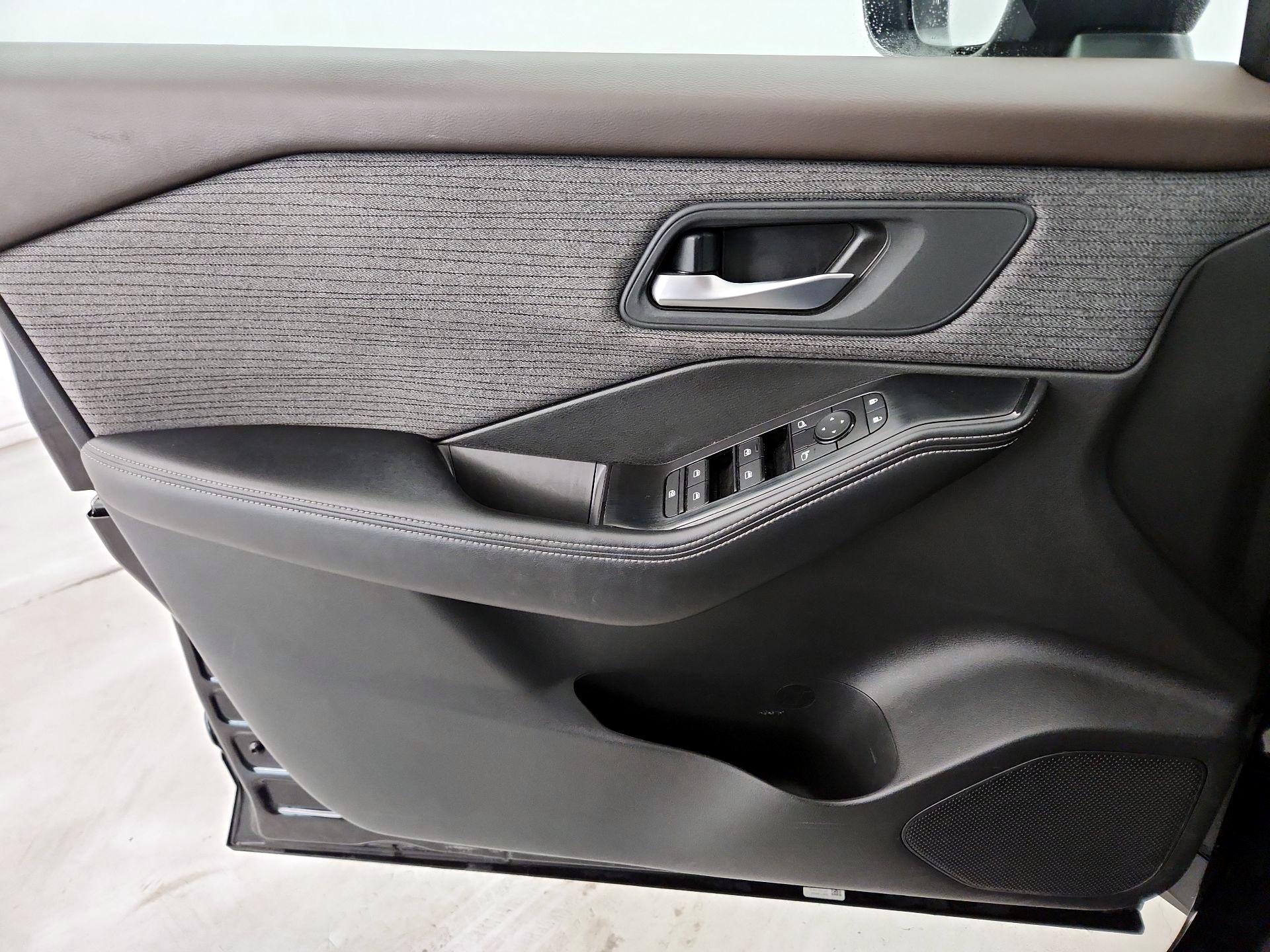 Thumbnail: 2023 Nissan Rogue - 12