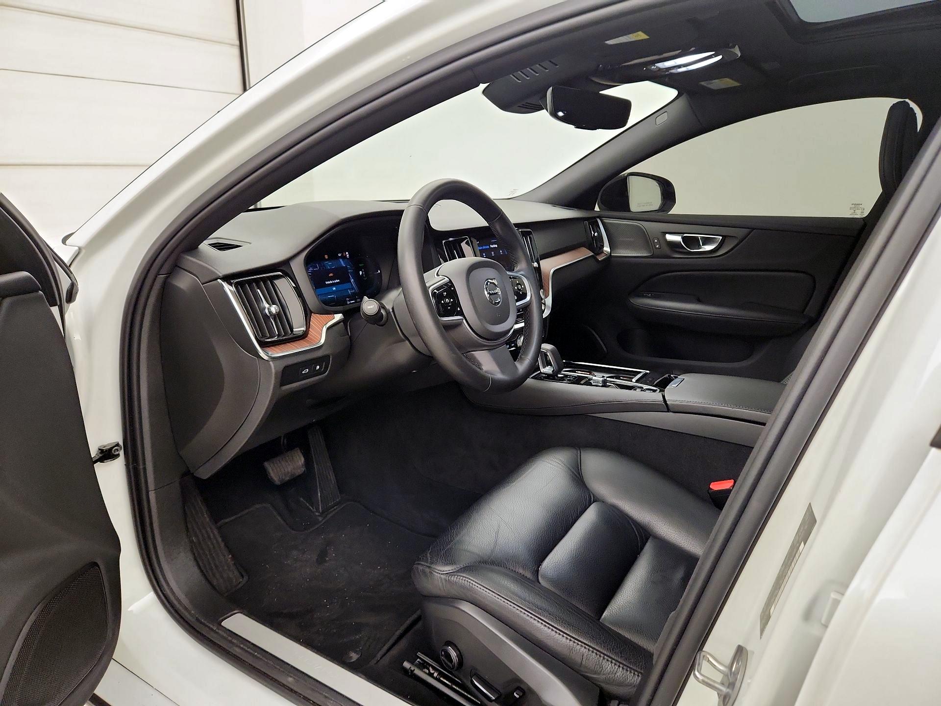 Thumbnail: 2023 Volvo S60 - 11