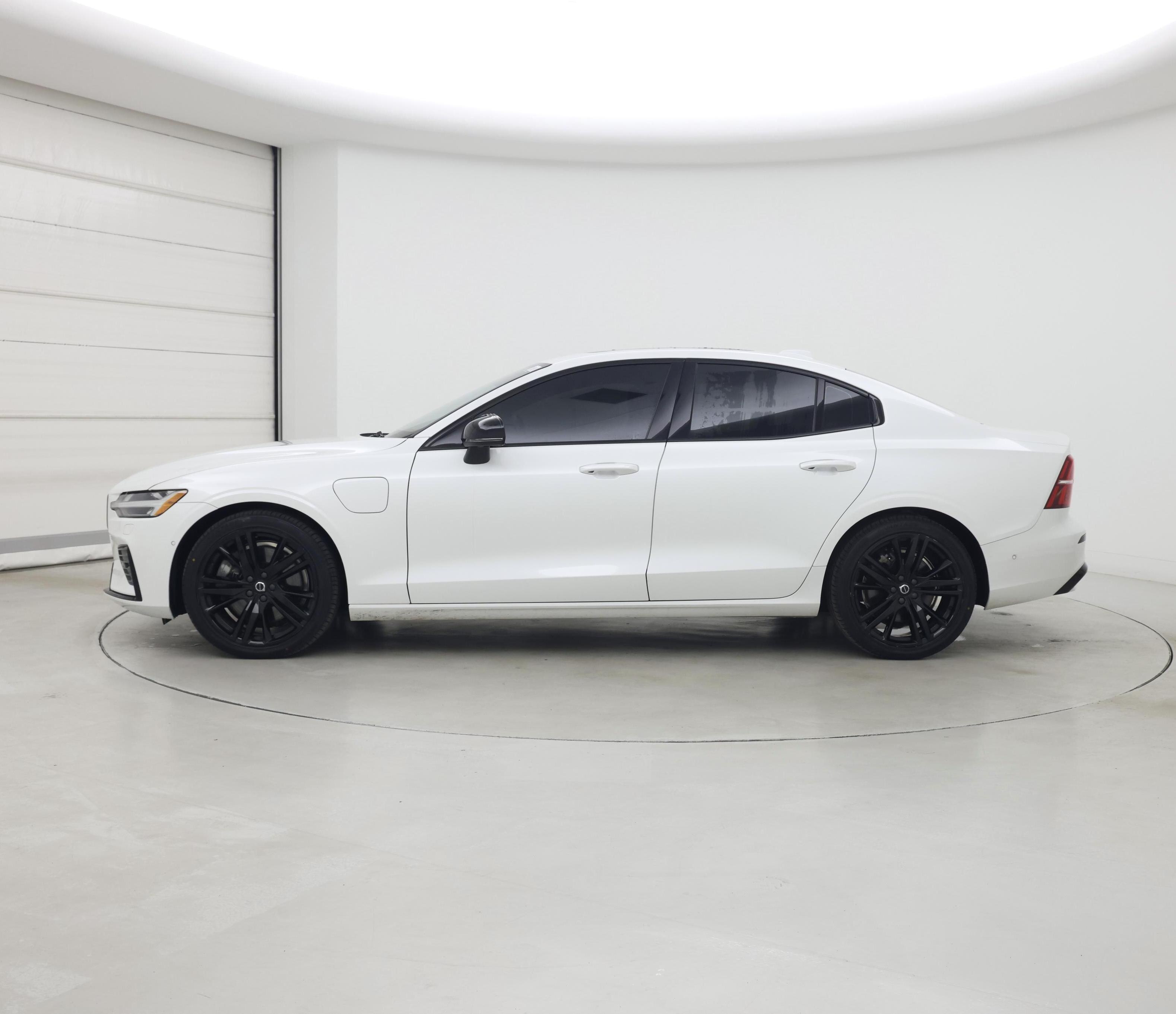 Thumbnail: 2023 Volvo S60 - 3