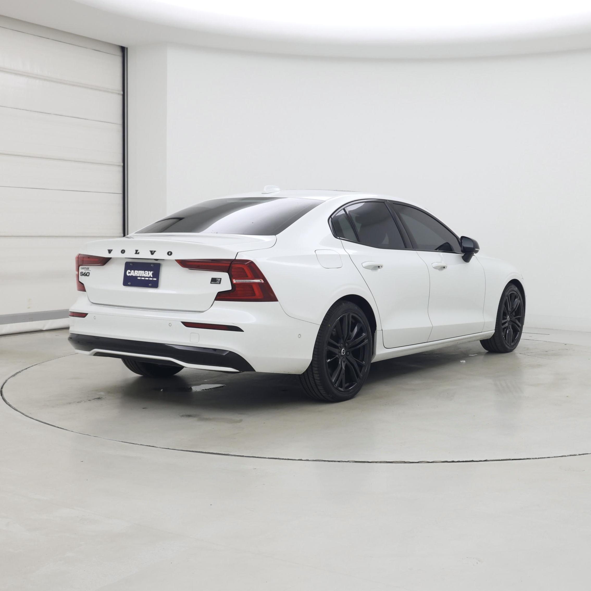 Thumbnail: 2023 Volvo S60 - 8