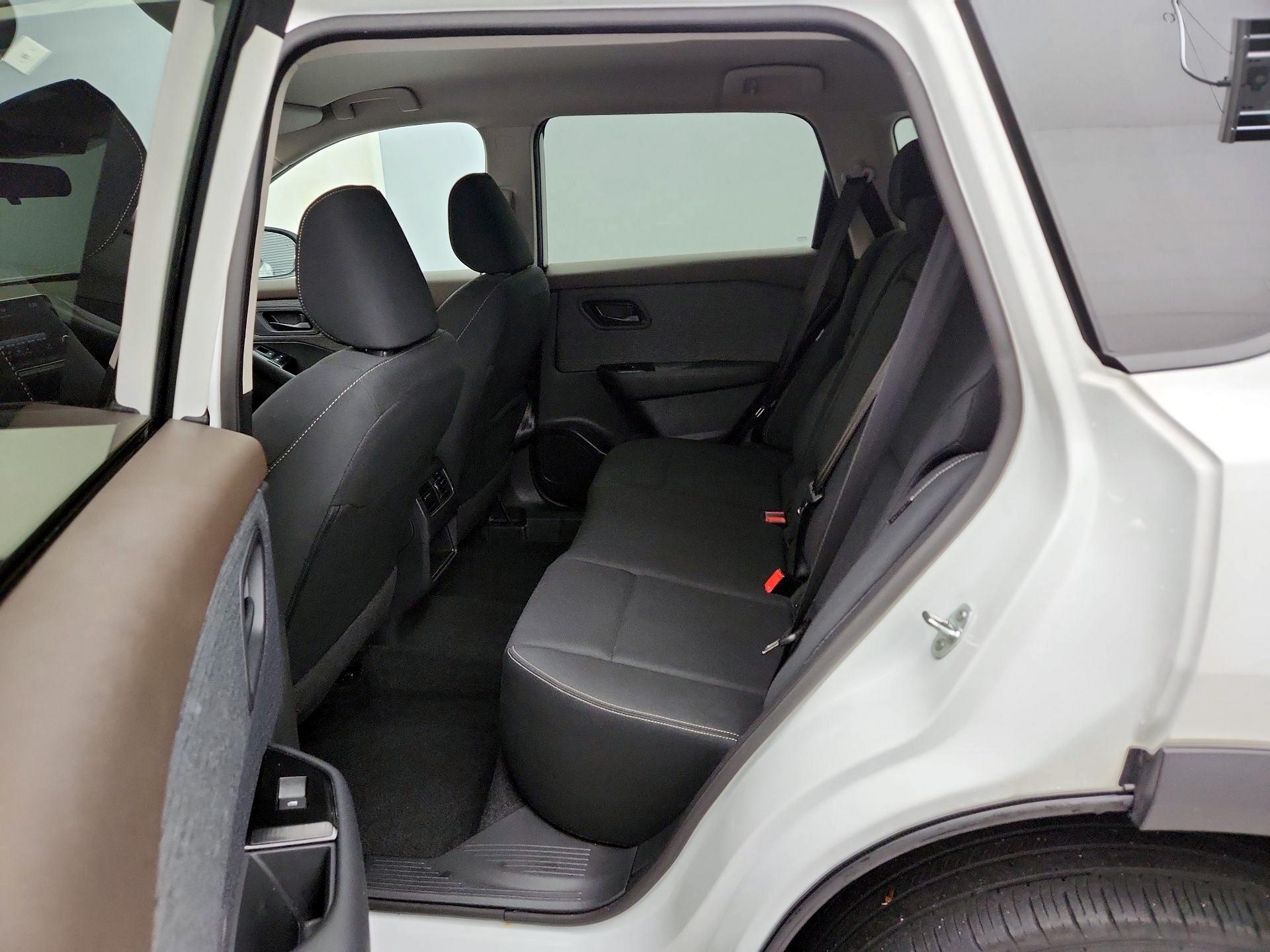 Thumbnail: 2023 Nissan Rogue - 19