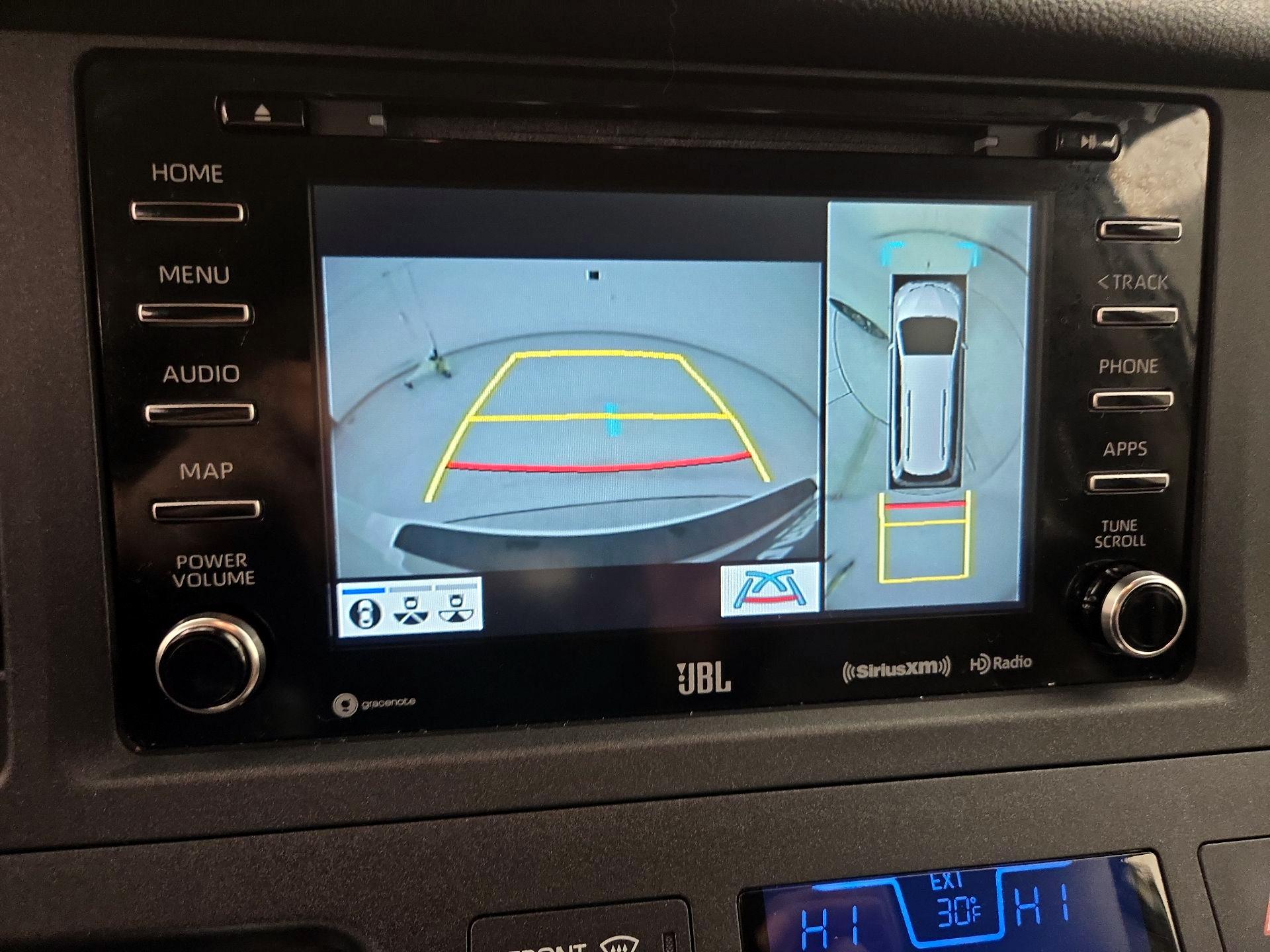 Thumbnail: 2020 Toyota Sienna - 15