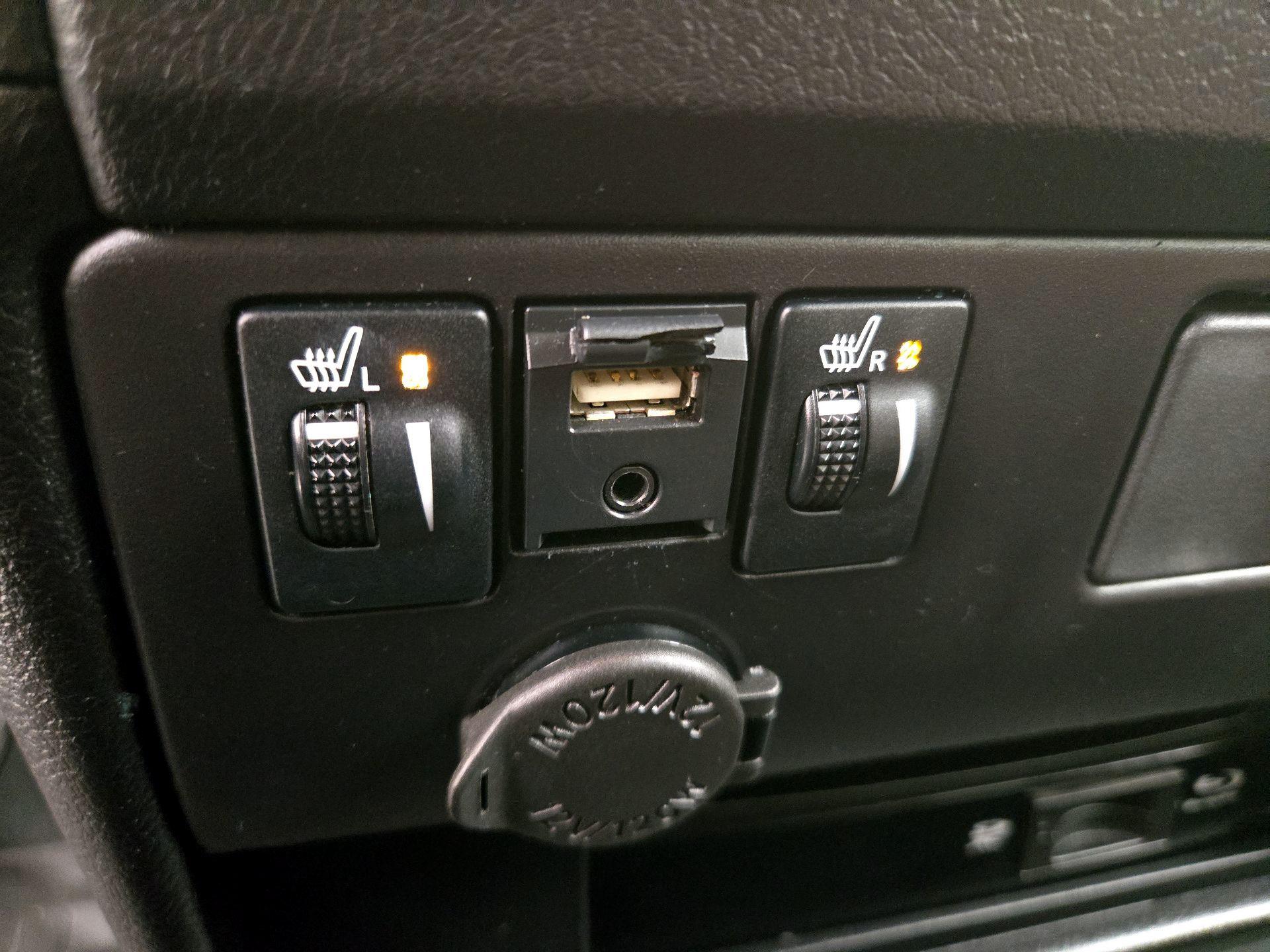 Thumbnail: 2020 Toyota Sienna - 19