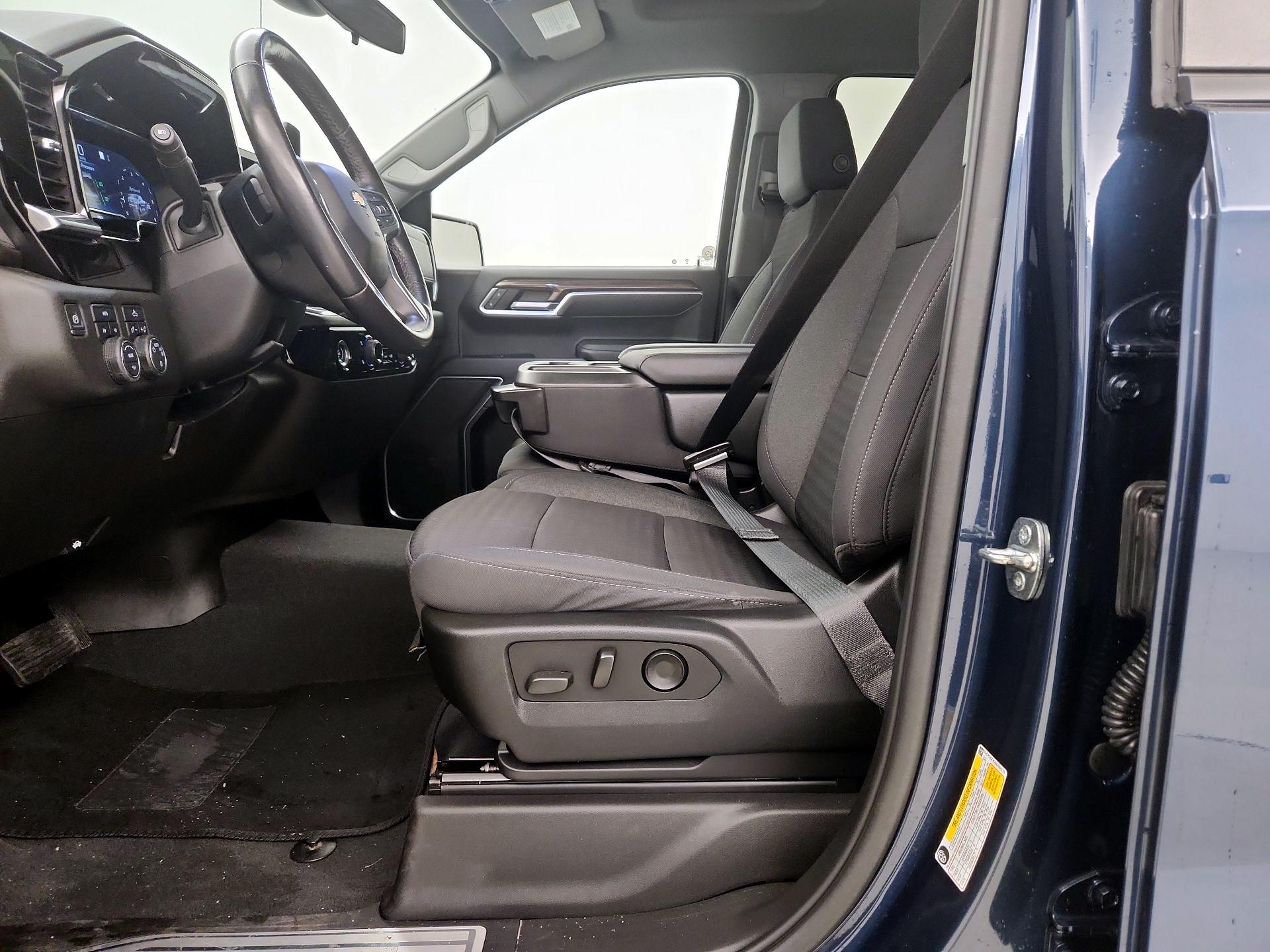 Thumbnail: 2022 Chevrolet Silverado 1500 - 11