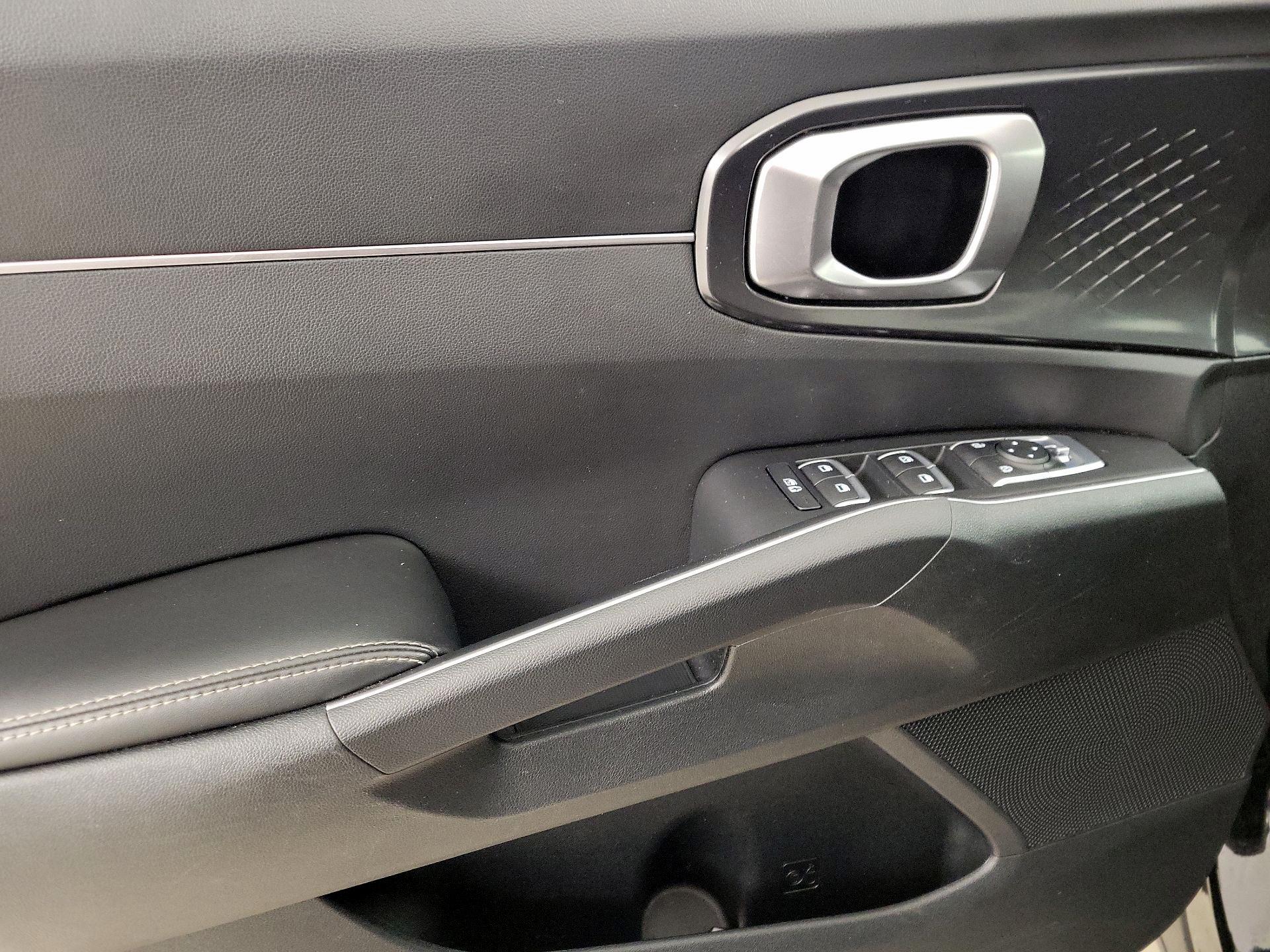 Thumbnail: 2021 Kia Sorento - 12