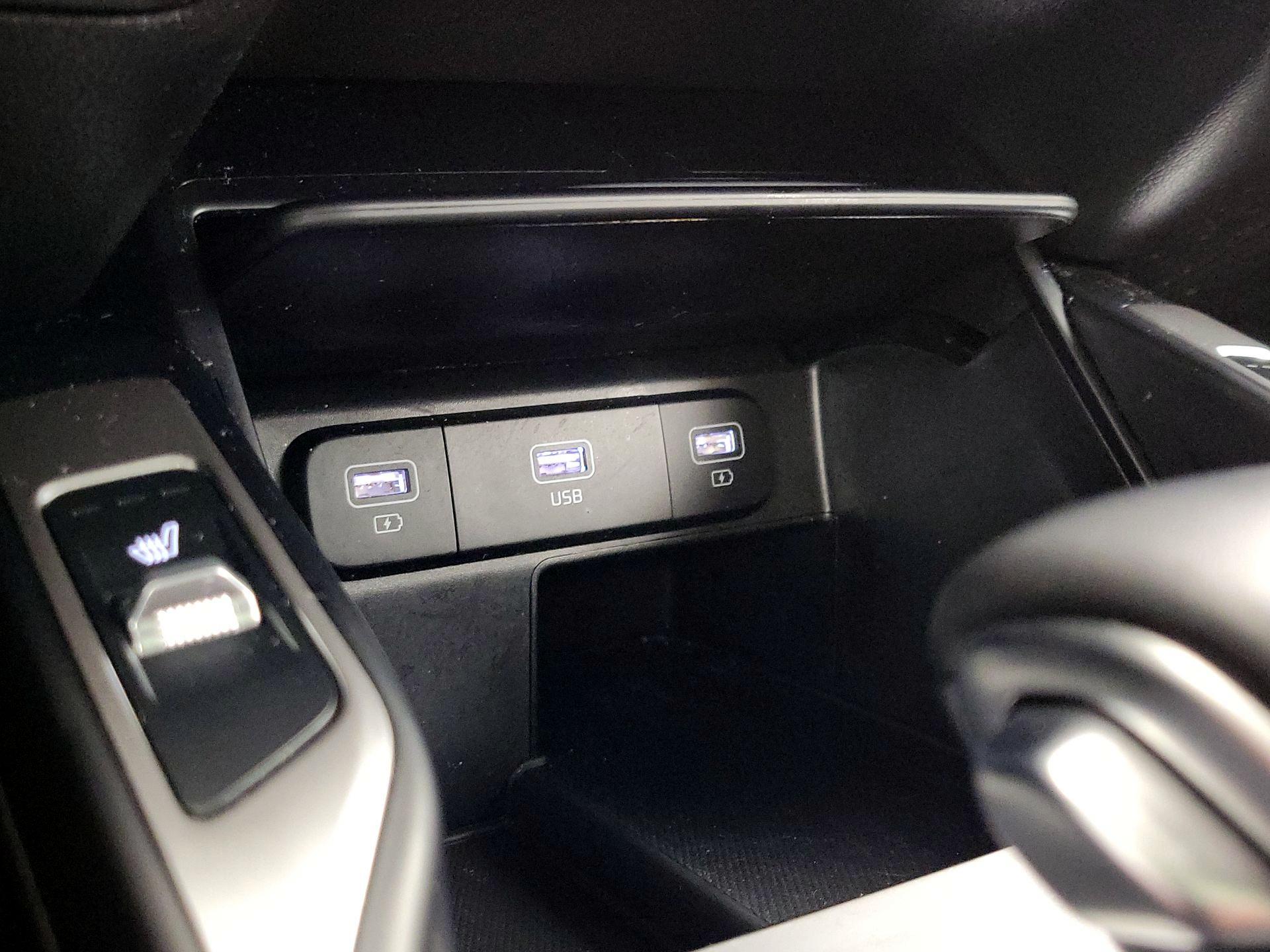 Thumbnail: 2021 Kia Sorento - 18