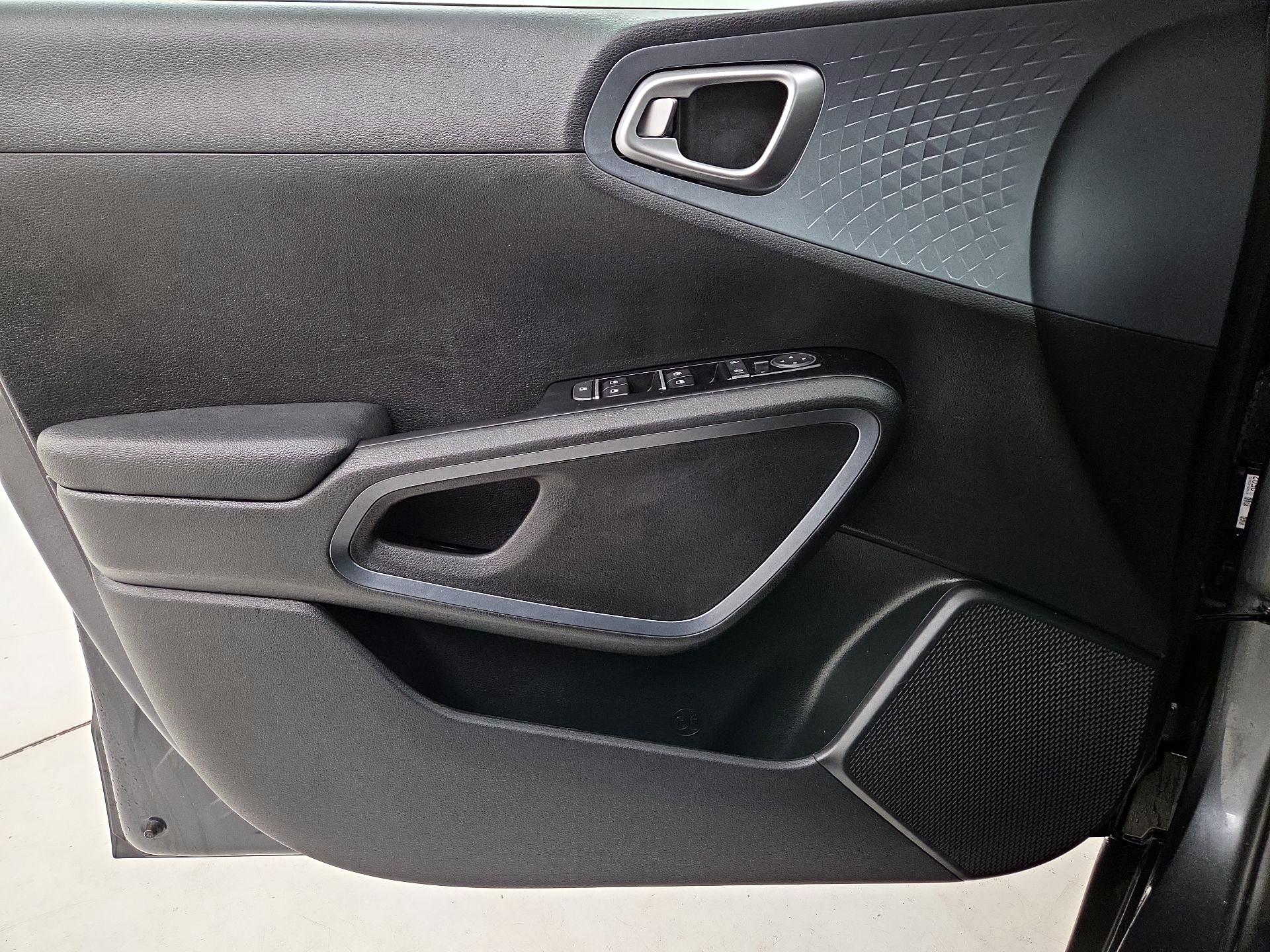 Thumbnail: 2023 Kia Soul - 12