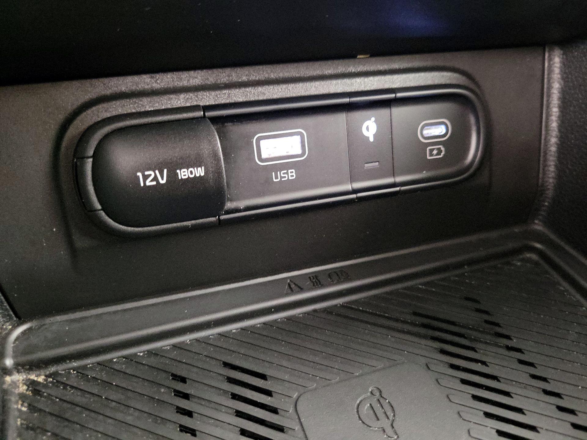 Thumbnail: 2023 Kia Sportage - 17