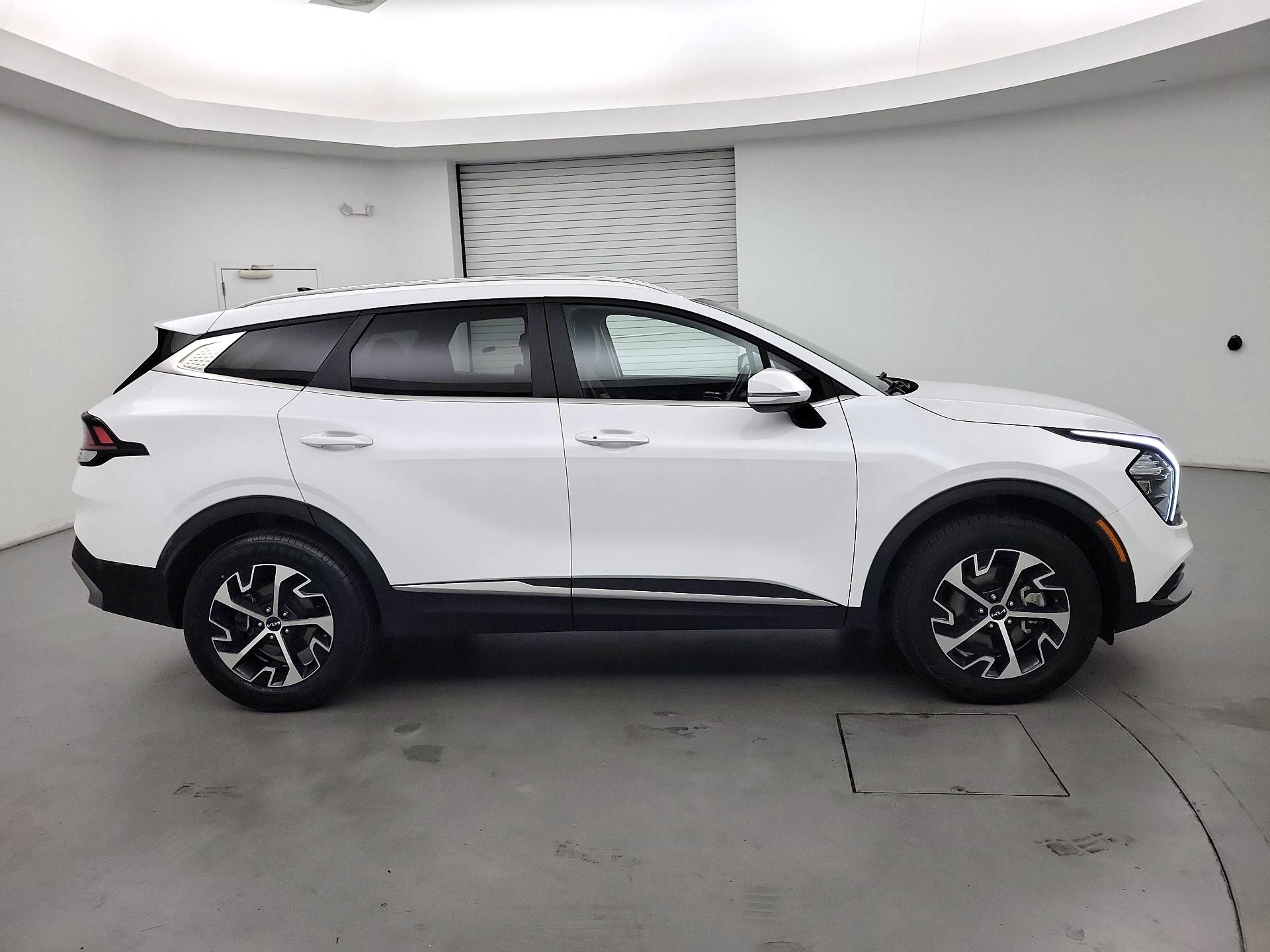 Thumbnail: 2023 Kia Sportage - 4