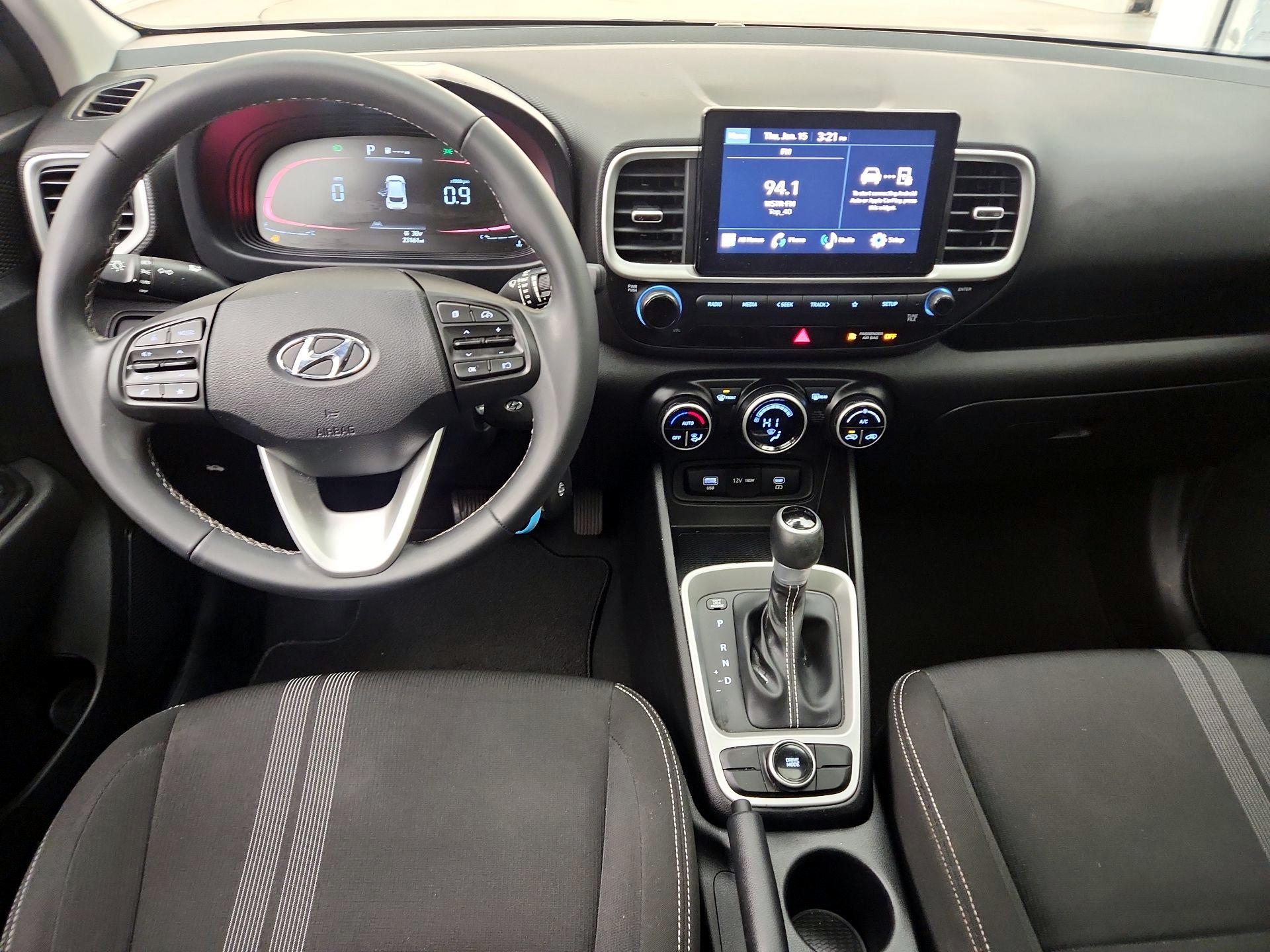 Thumbnail: 2023 Hyundai Venue - 9