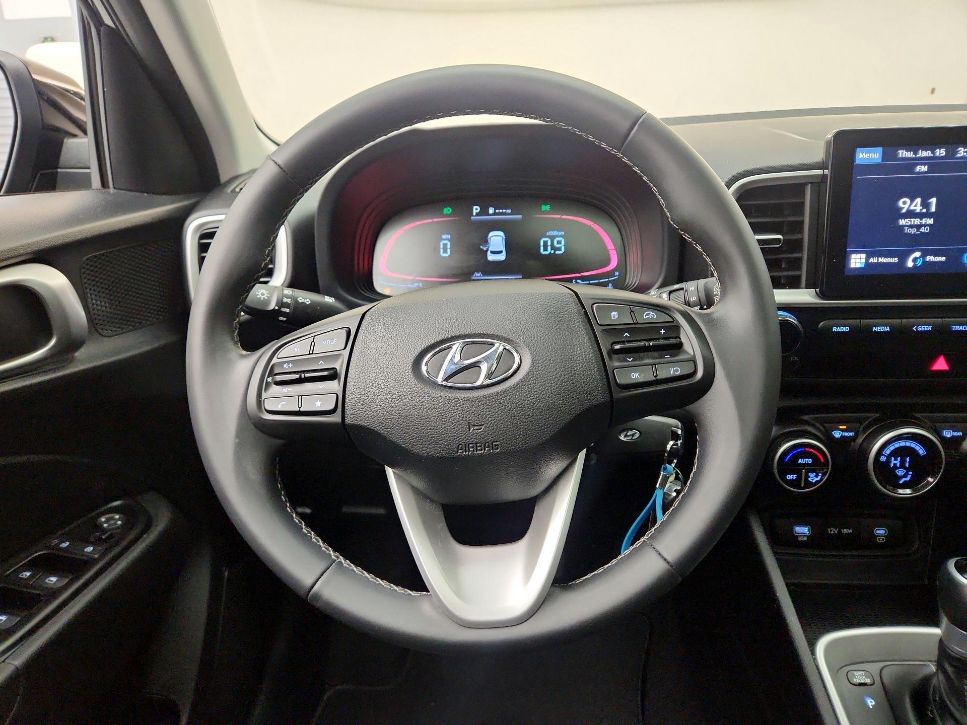 Thumbnail: 2023 Hyundai Venue - 10