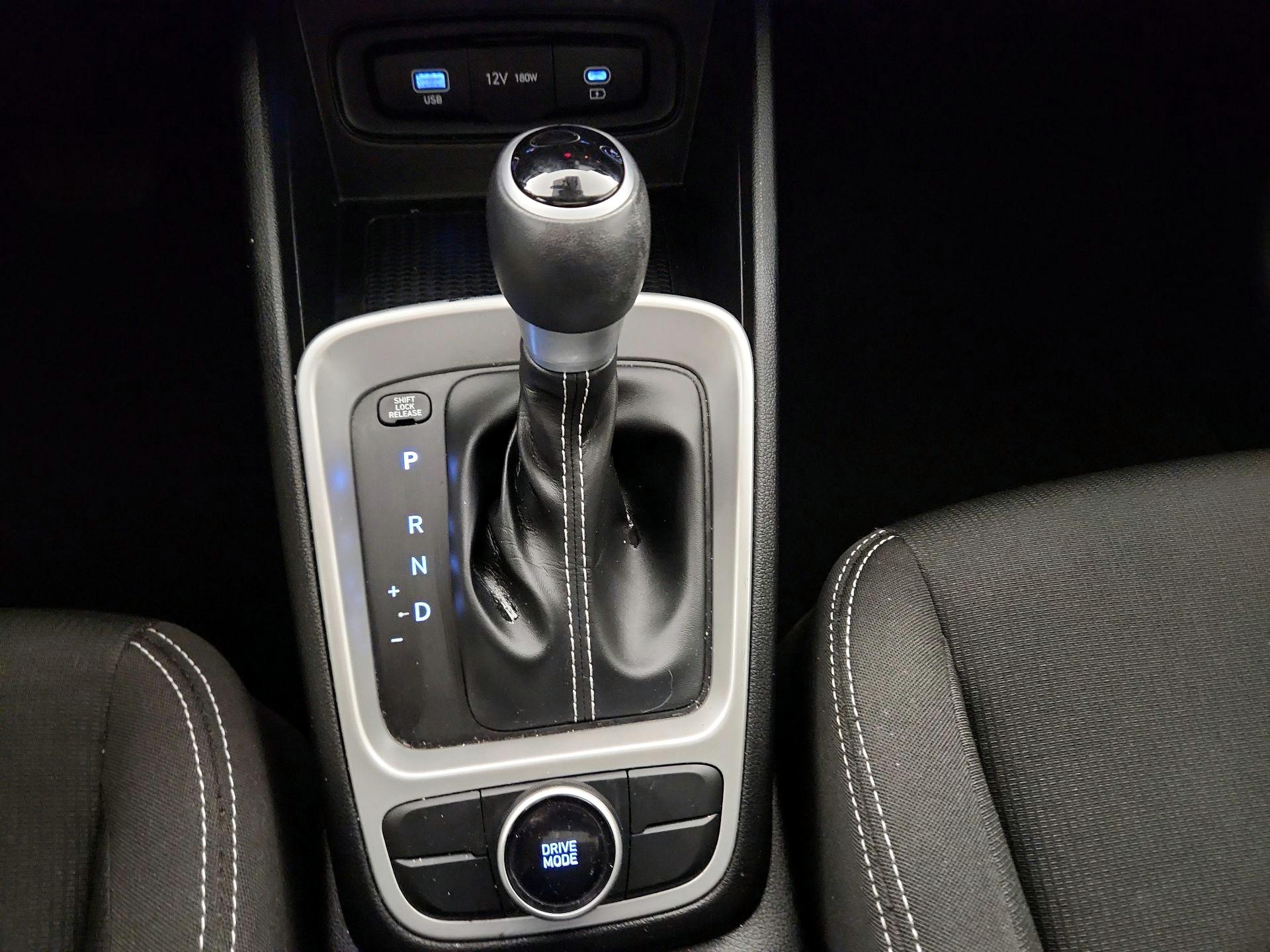 Thumbnail: 2023 Hyundai Venue - 17