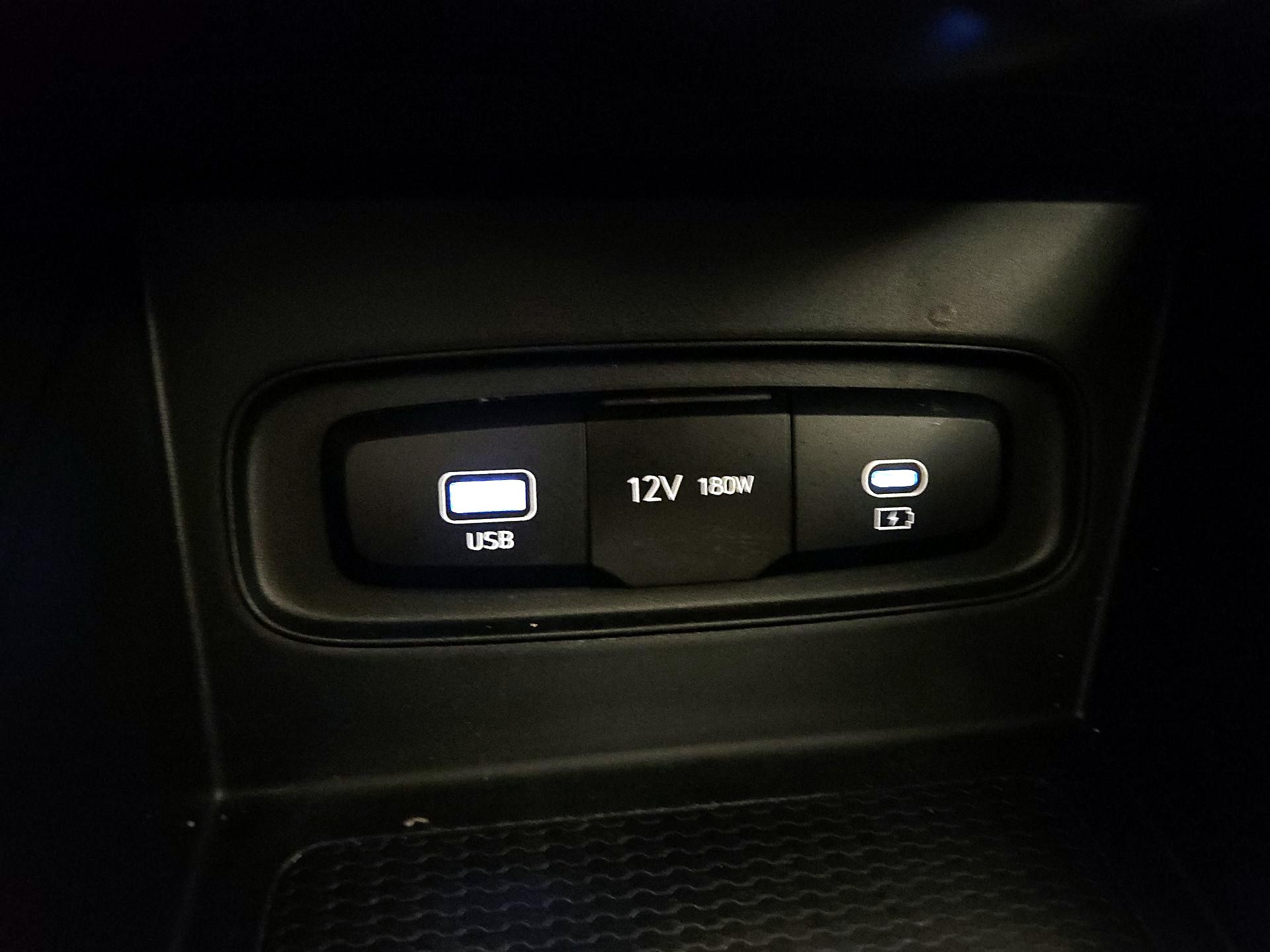 Thumbnail: 2023 Hyundai Venue - 18