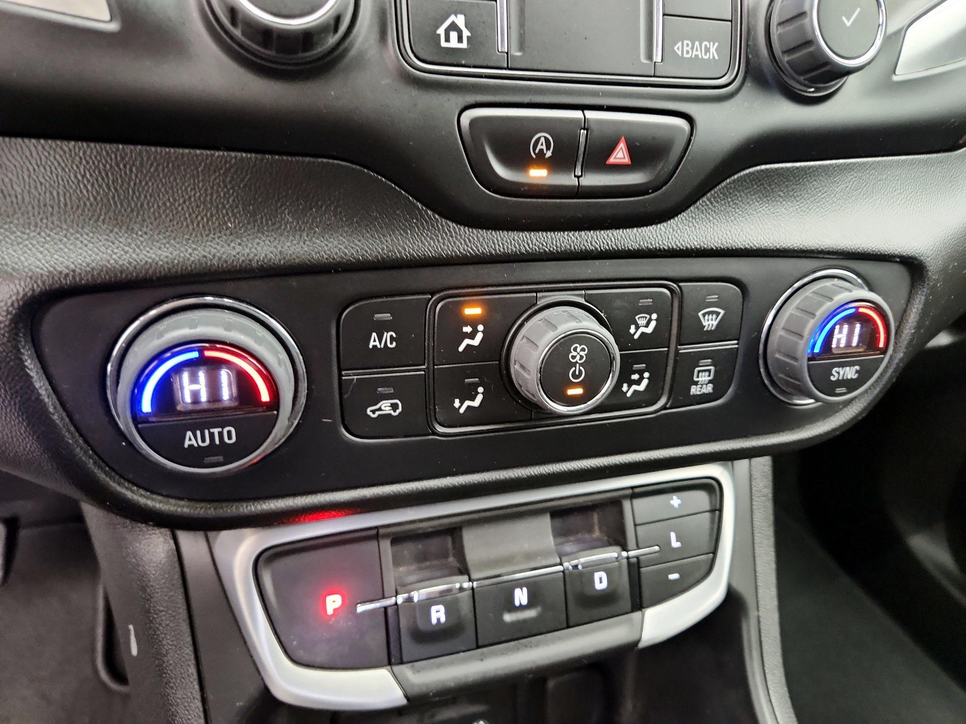 Thumbnail: 2022 GMC Terrain - 17