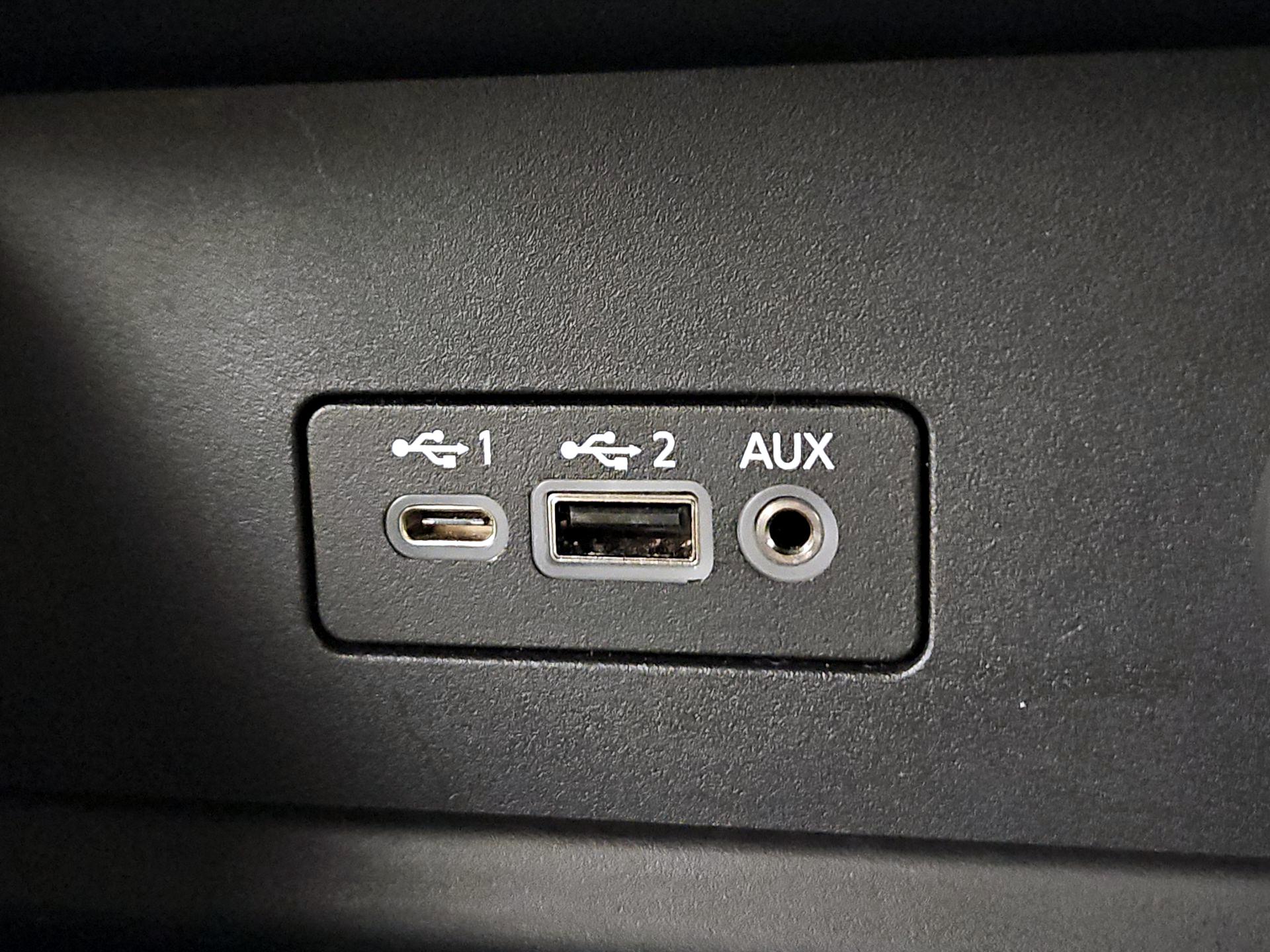 Thumbnail: 2022 Nissan Sentra - 18