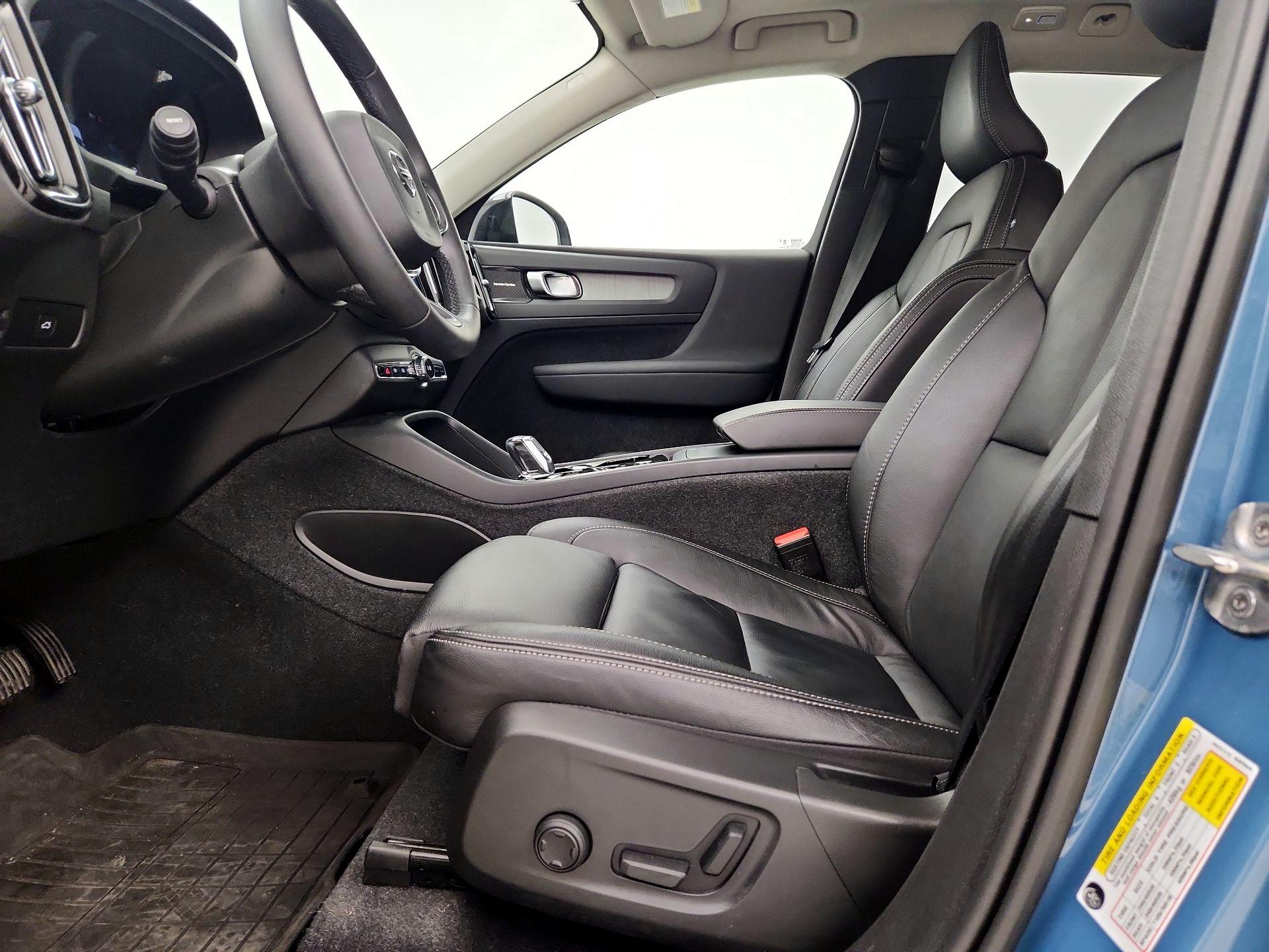 Thumbnail: 2024 Volvo XC40 - 11