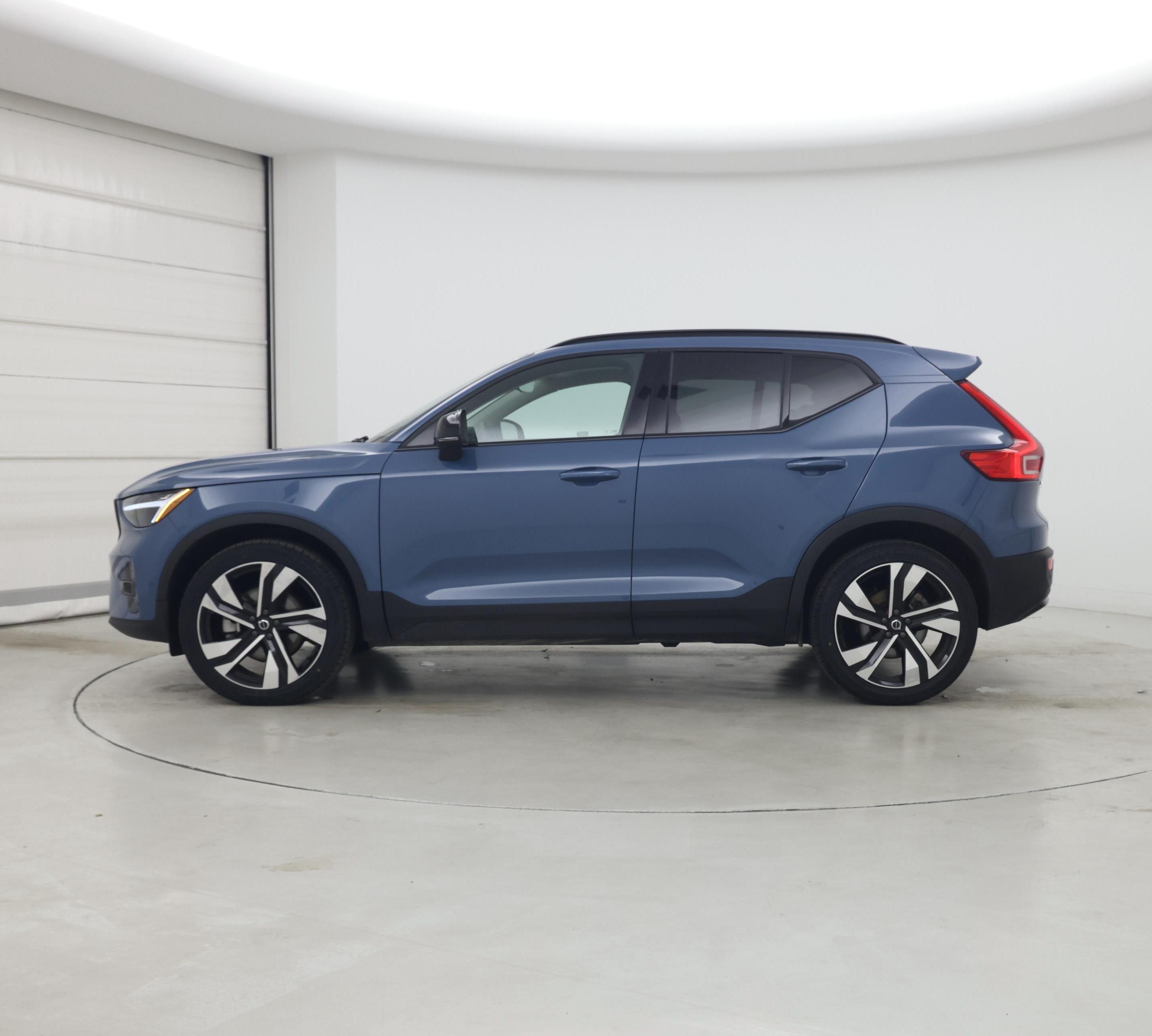 Thumbnail: 2024 Volvo XC40 - 3