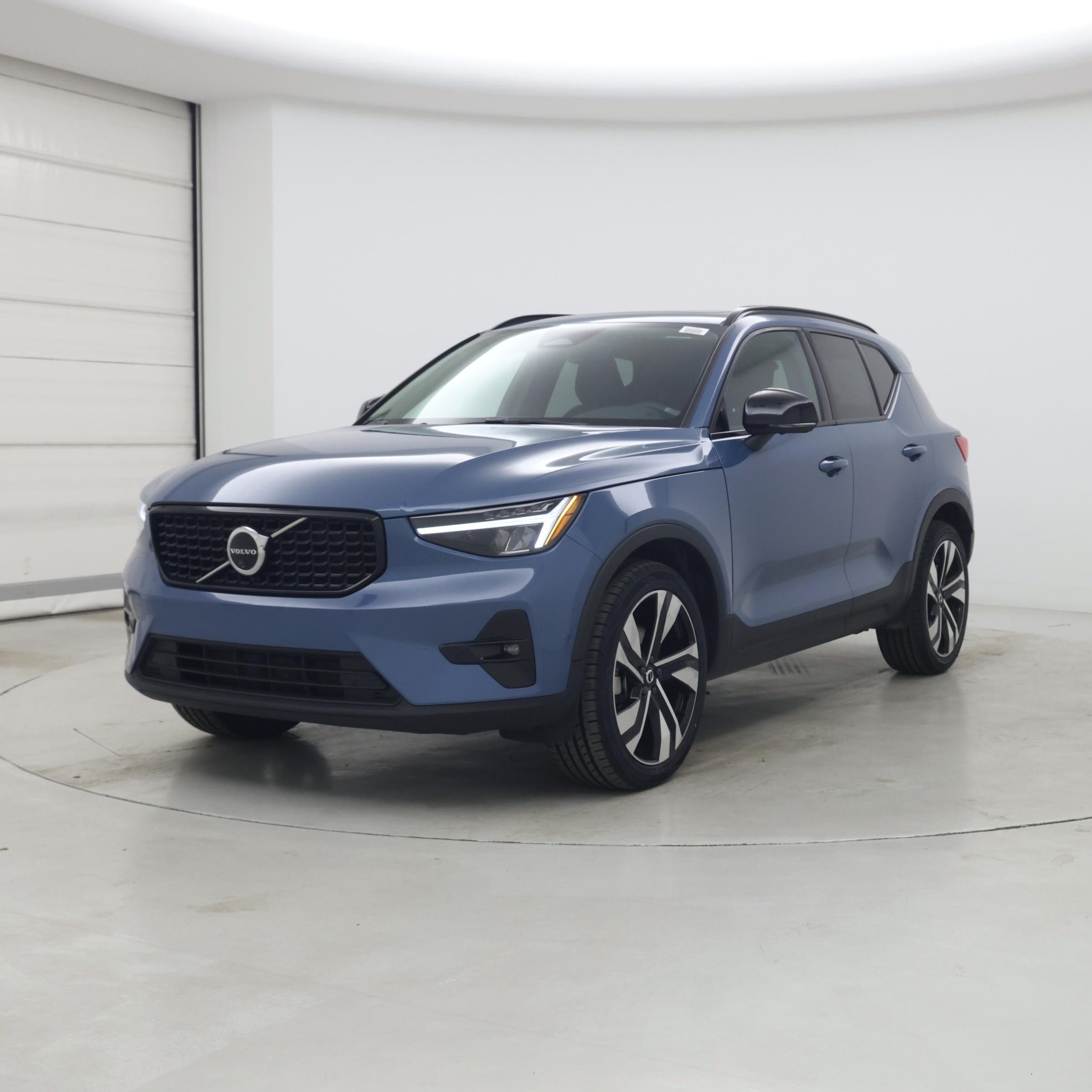 Thumbnail: 2024 Volvo XC40 - 4