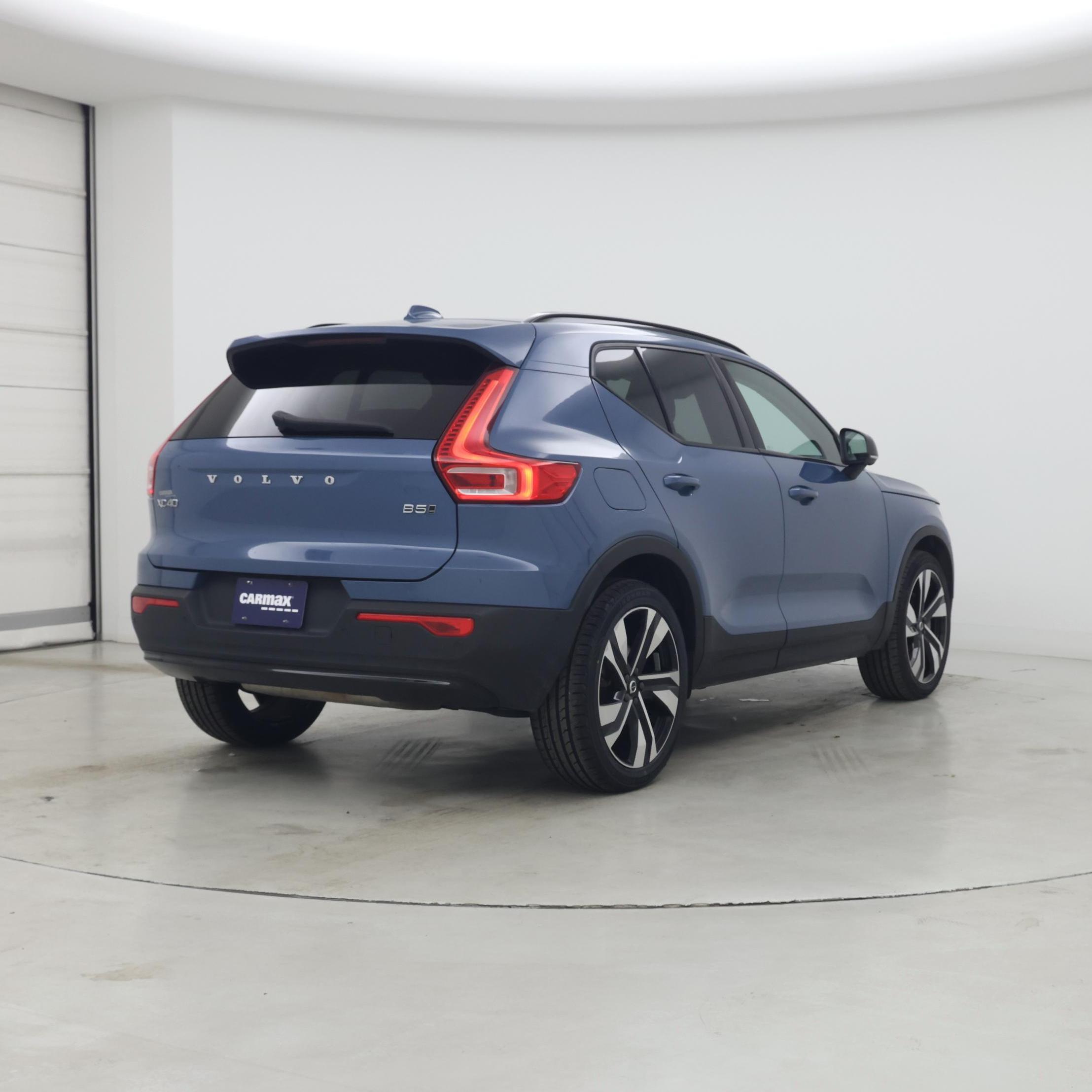Thumbnail: 2024 Volvo XC40 - 8