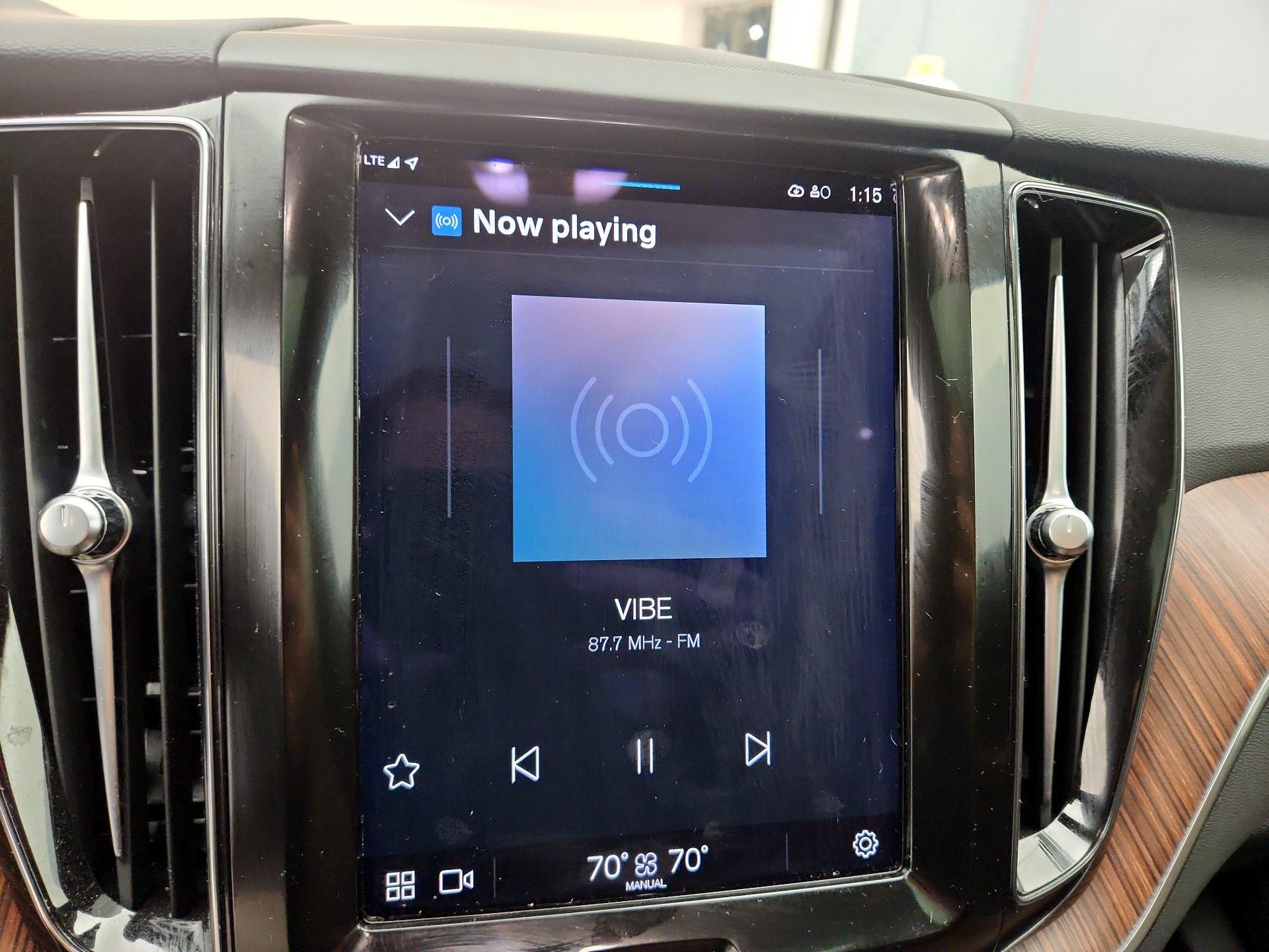 Thumbnail: 2023 Volvo XC60 - 16