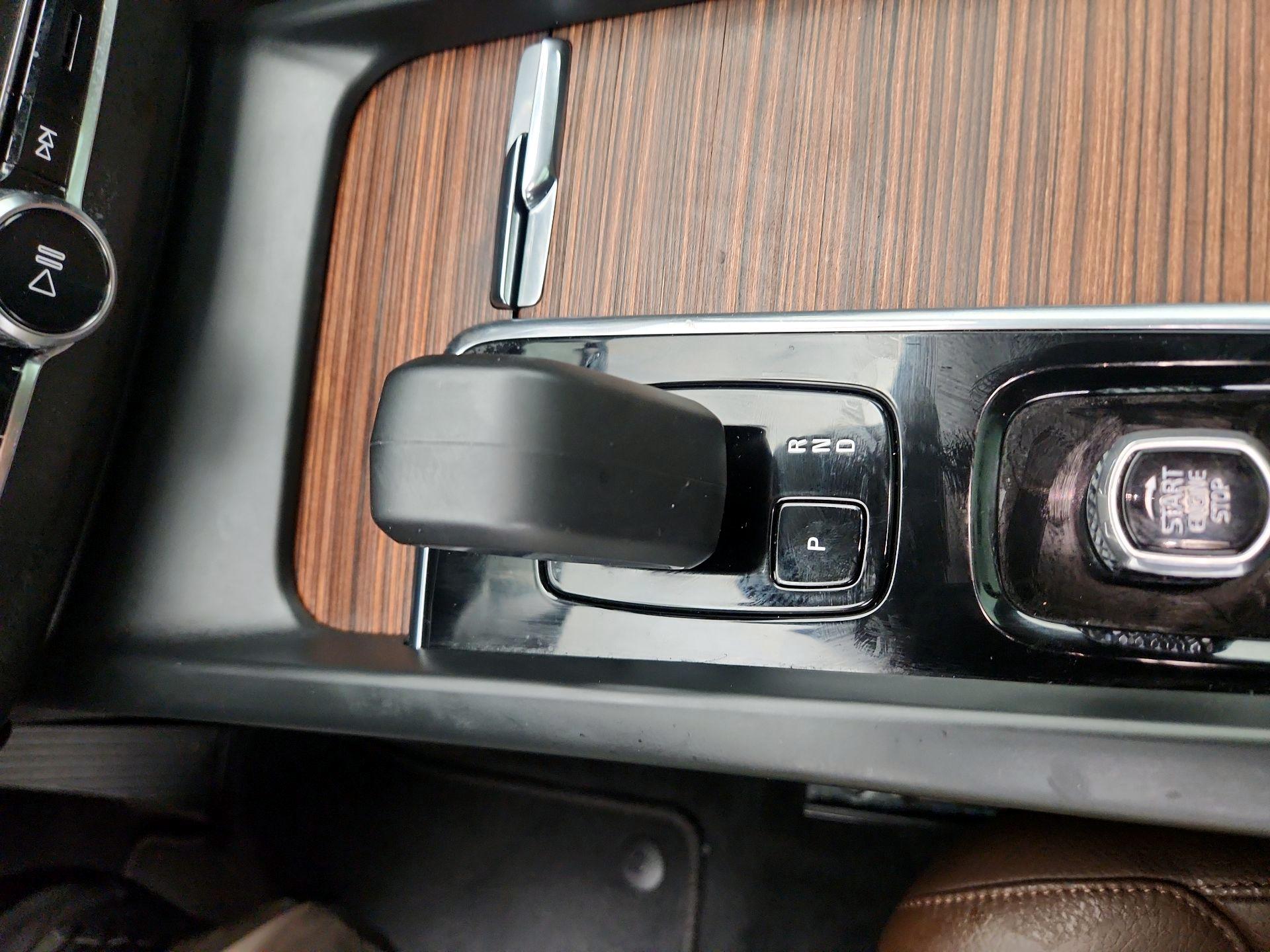 Thumbnail: 2023 Volvo XC60 - 18